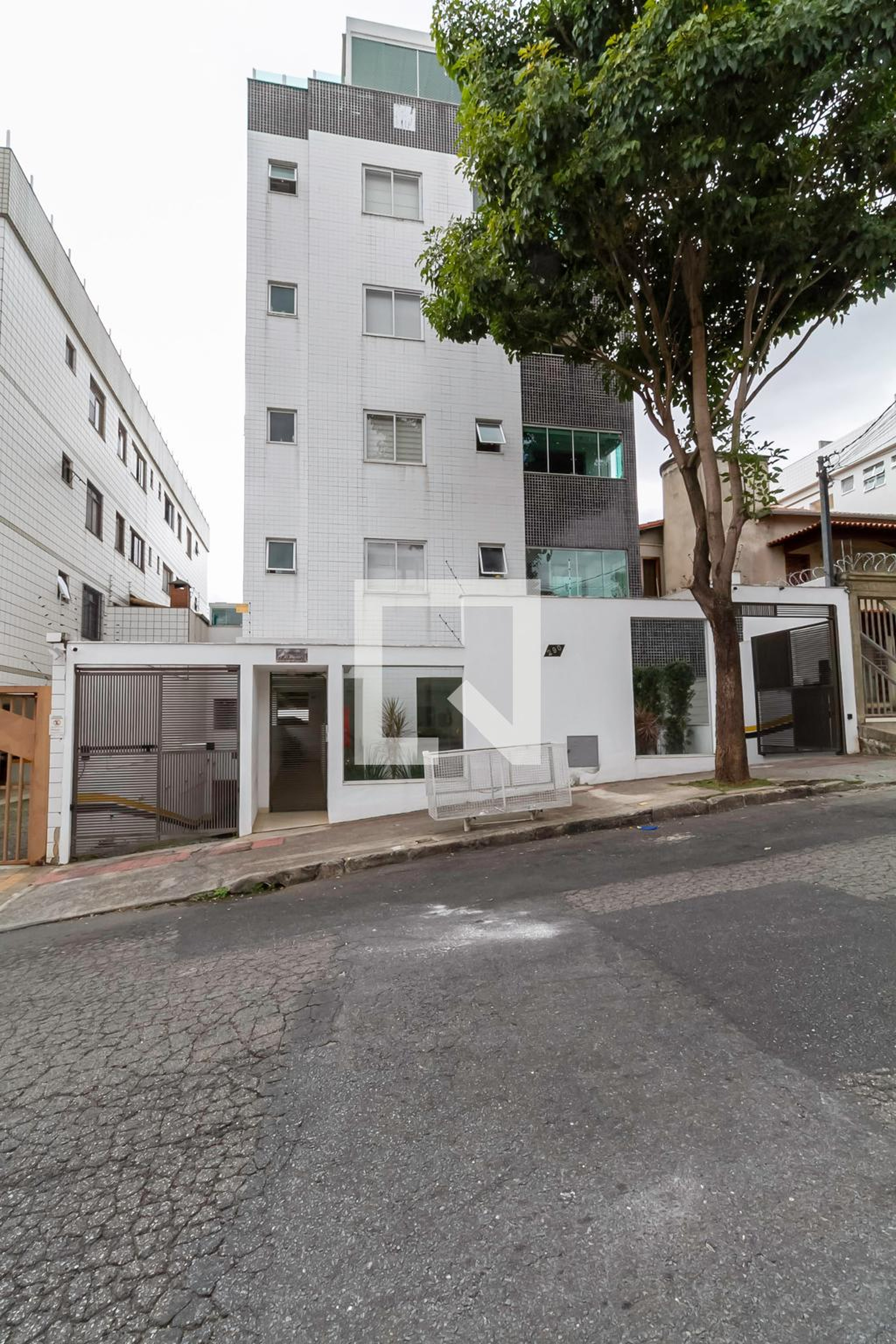 Fachada Condomínio em Rua Castelo de Belmonte, 290