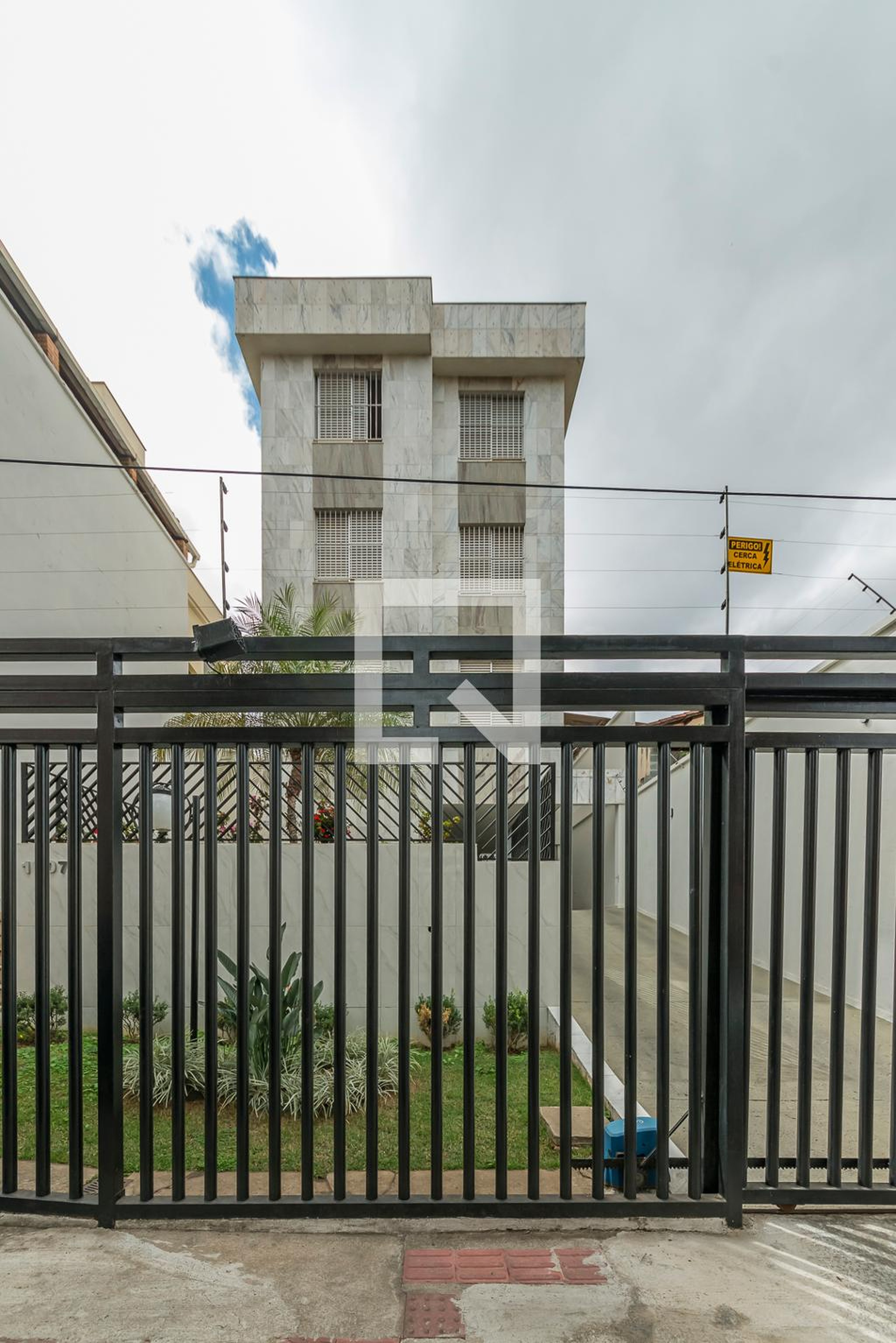 Fachada Condomínio em Rua Viamão, 1007