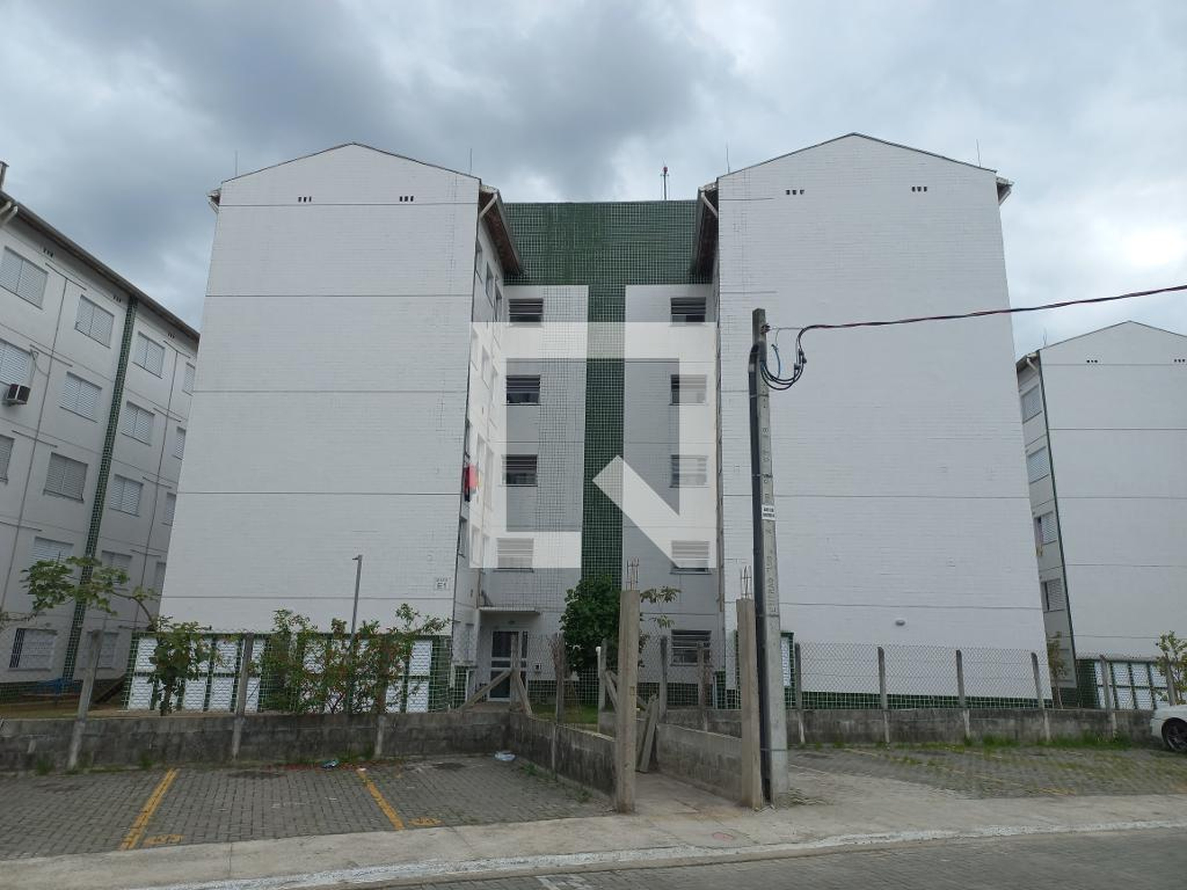 Fachada Condomínio em Rua Manoel Sierra Pérez, 2
