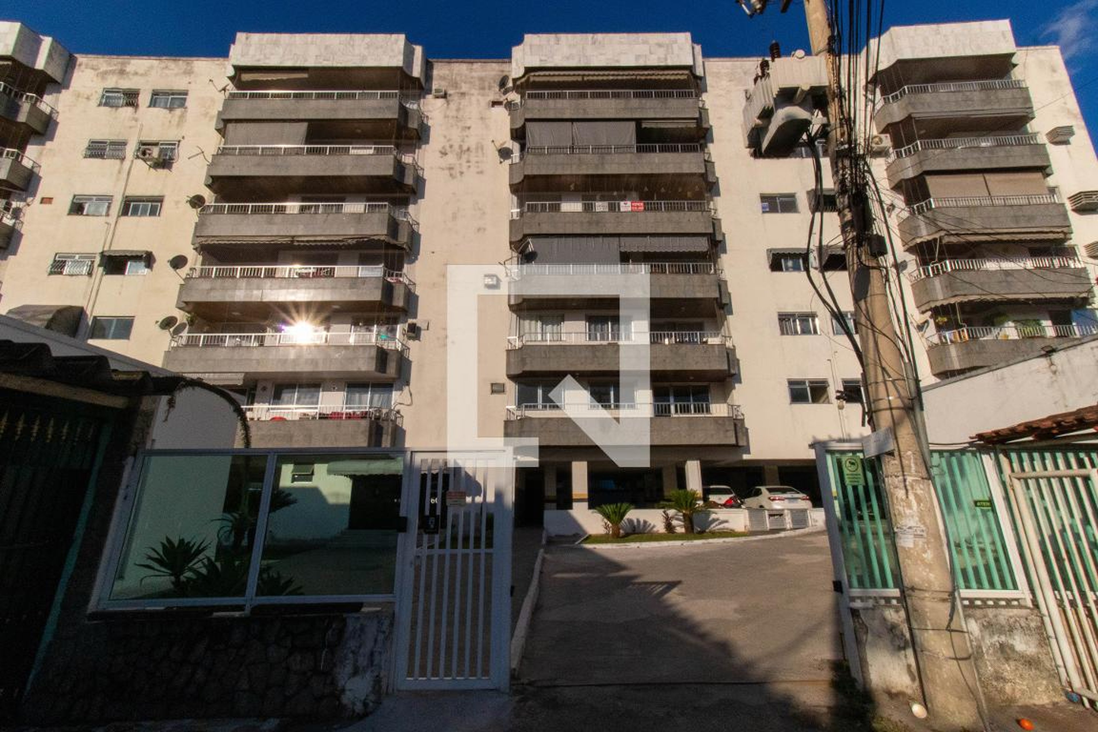 Fachada Condomínio em Rua Samuel Cardoso, 60