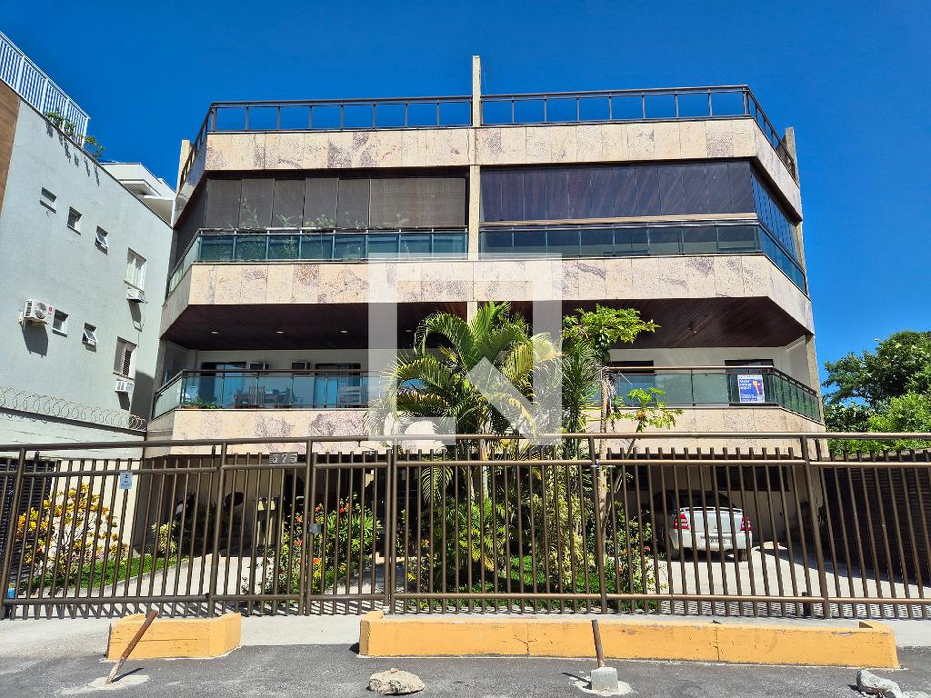 Fachada do Prédio Condomínio em Avenida Jarbas de Carvalho, 375