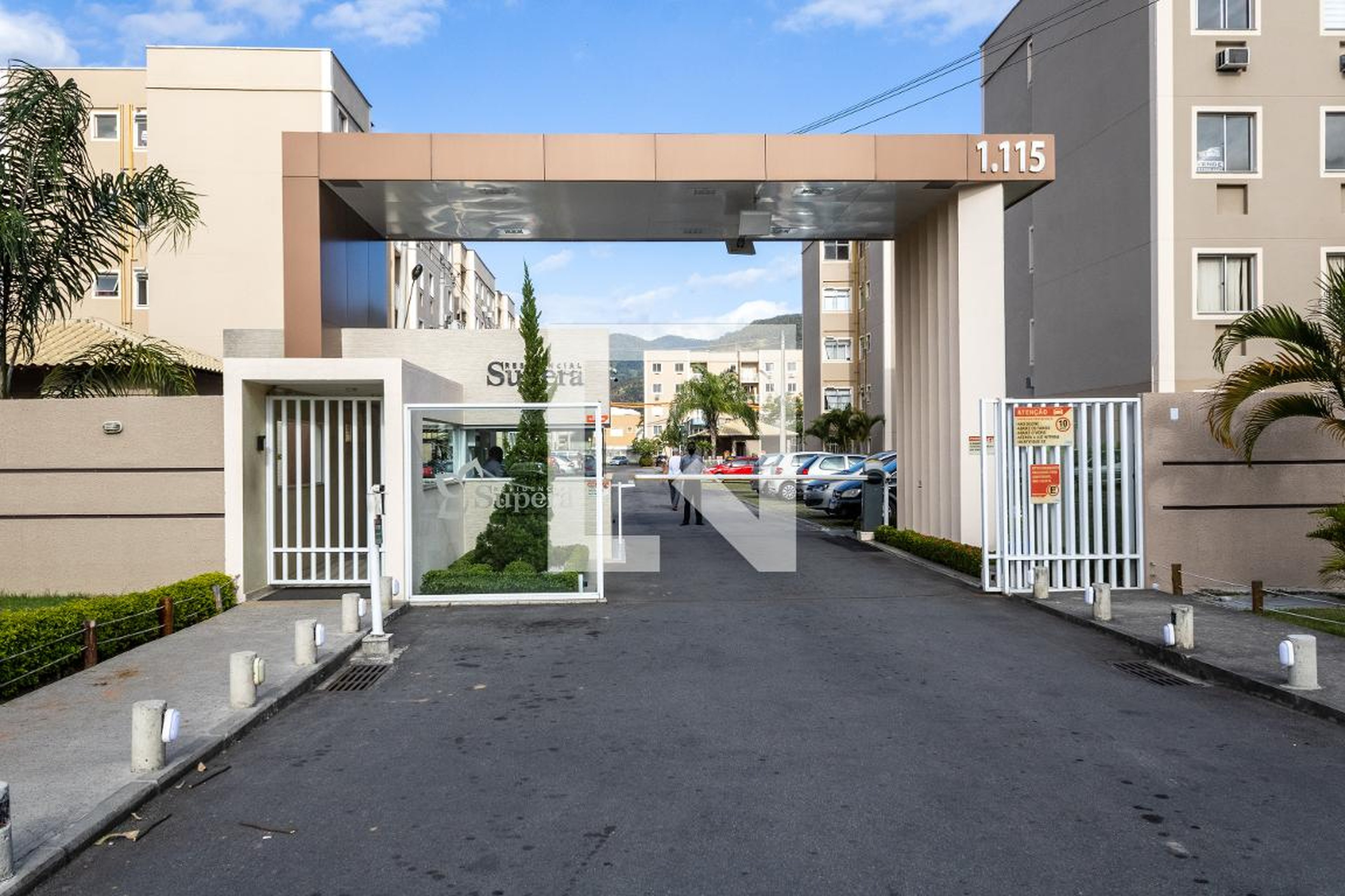 Fachada do Condomínio Condomínio Supera