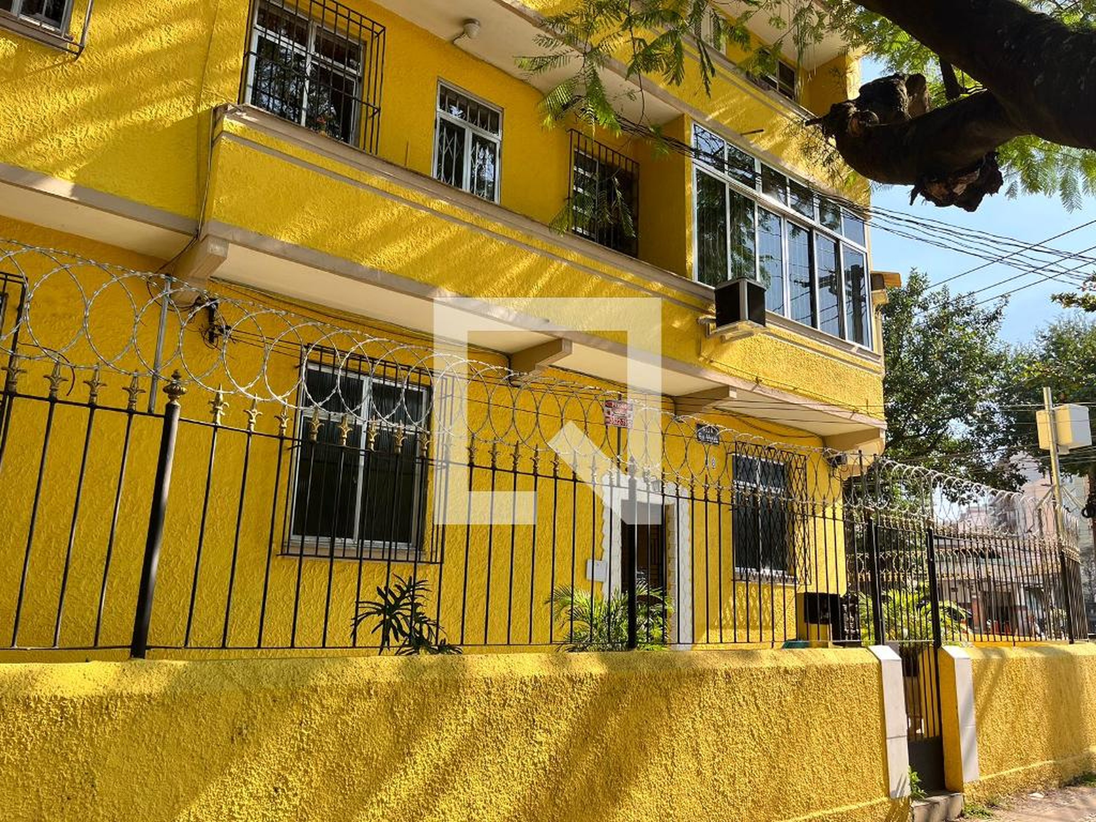 Fachada do Prédio Condomínio em Rua Sá Viana, 8