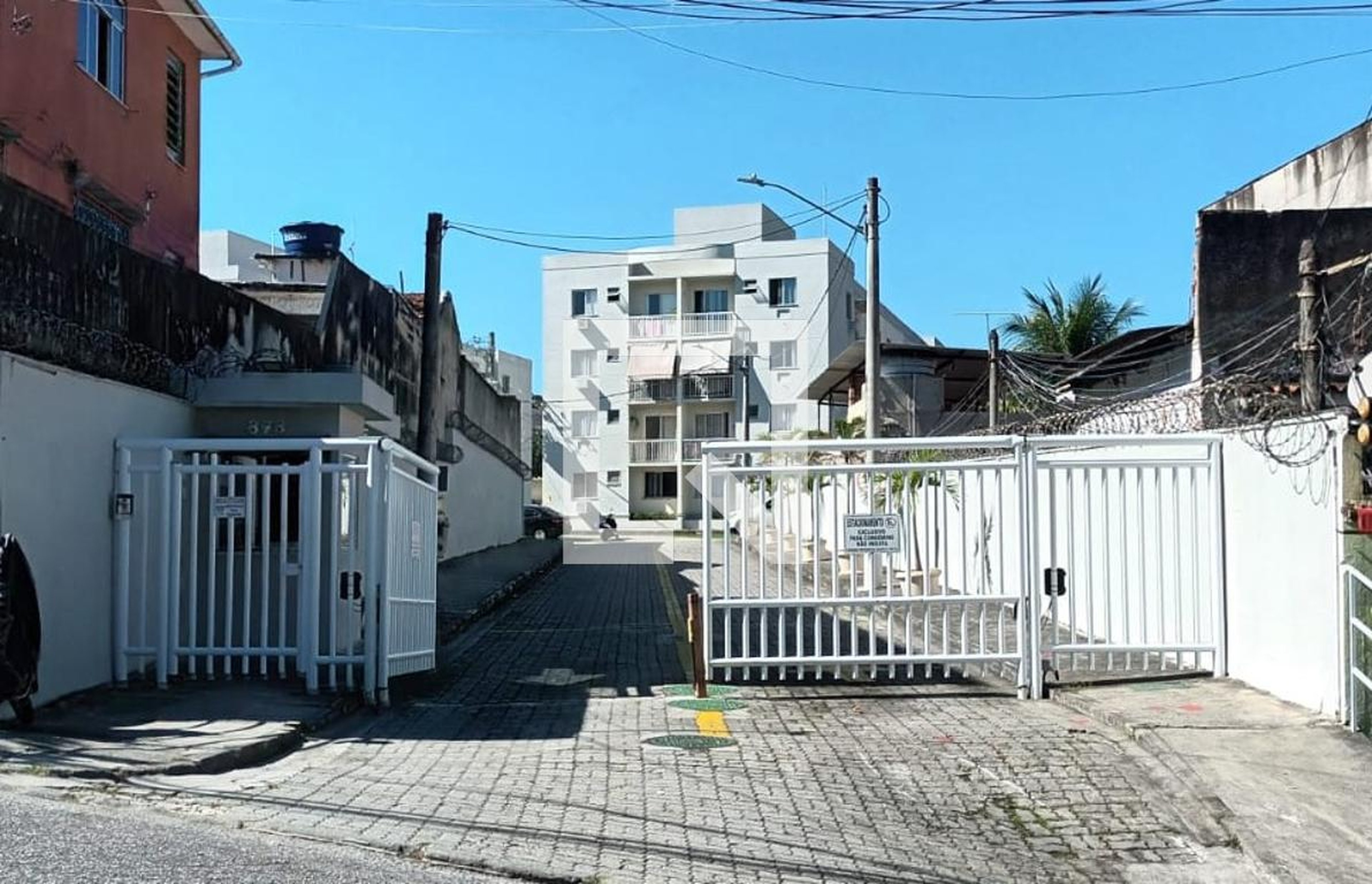 Entrada Condomínio em Rua da República, 384