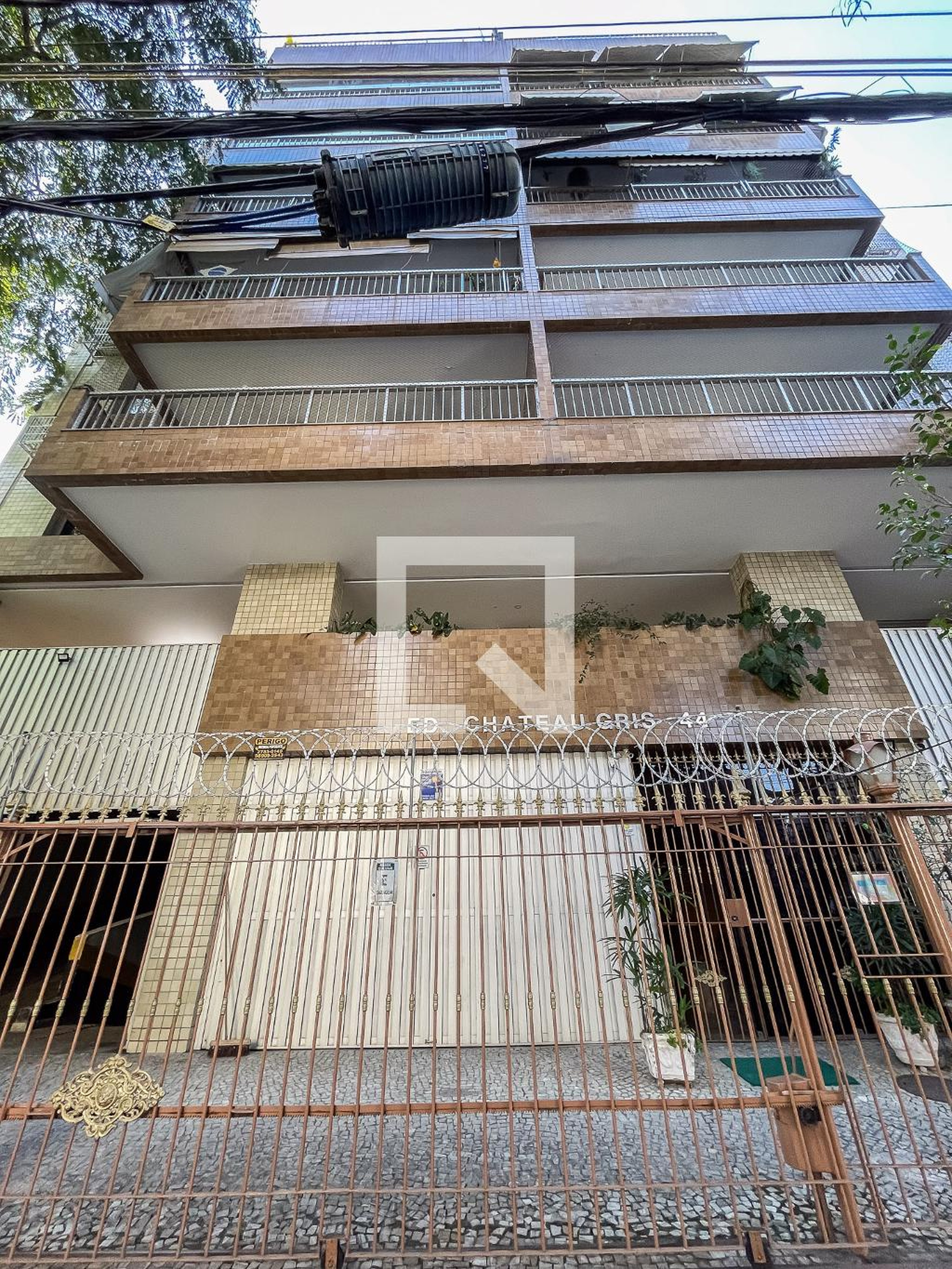 Fachada Edifício Chateau Gris