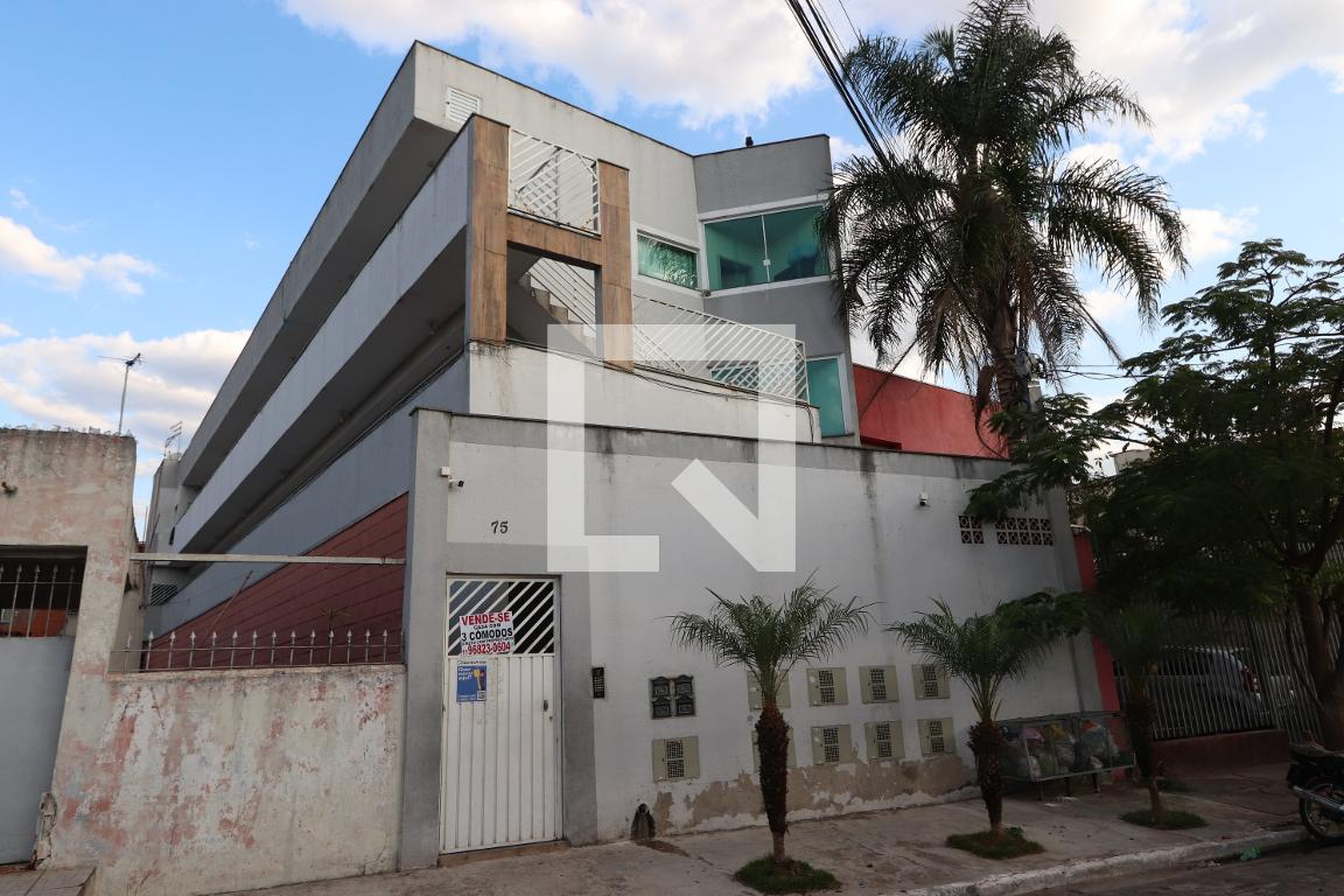 Fachada do Prédio Condomínio em Rua Lucas de Camargo, 75