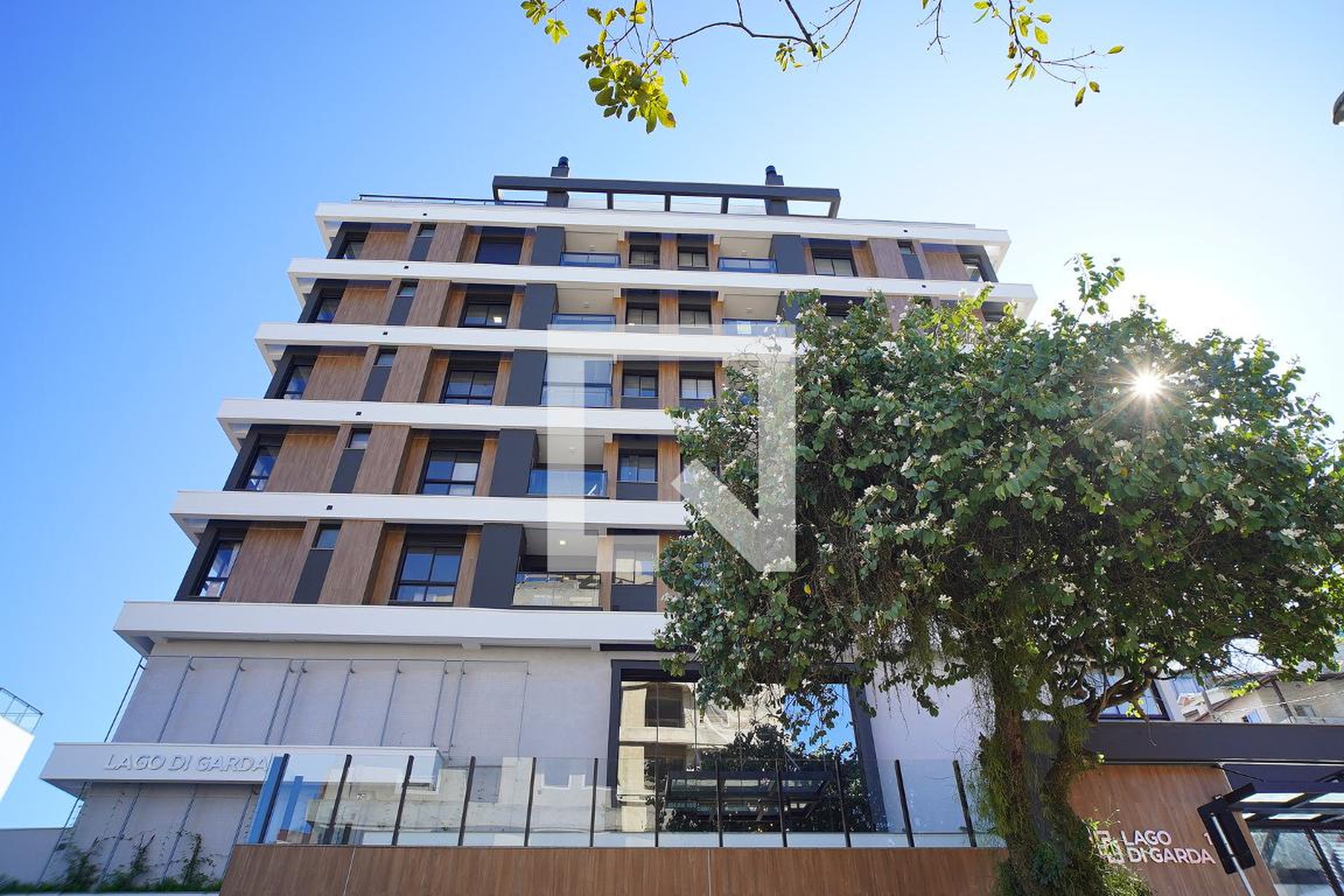 Fachada do Prédio Condomínio em Rua Ângelo La Porta, 169
