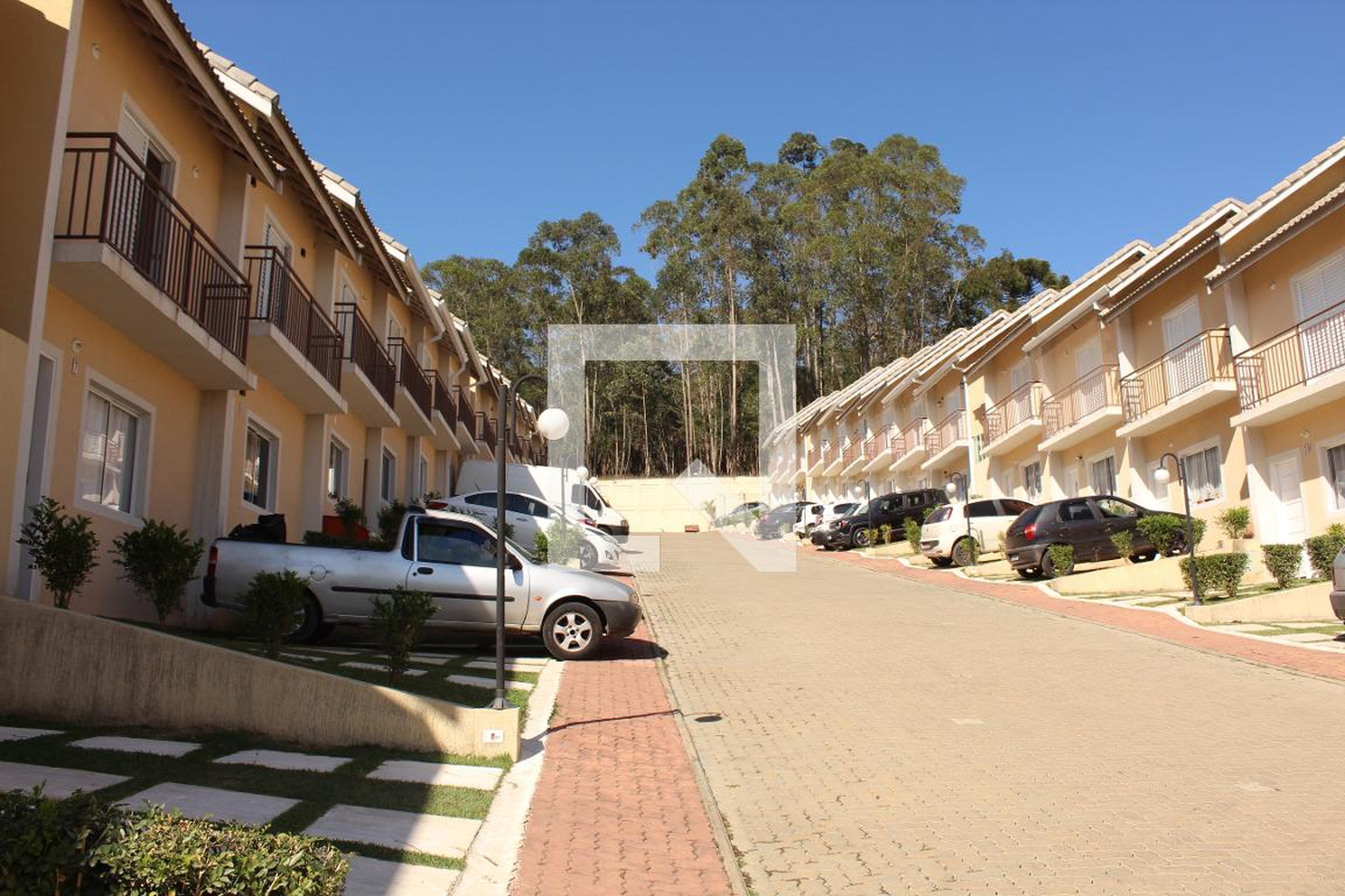 Condomínio - Residencial Astecas