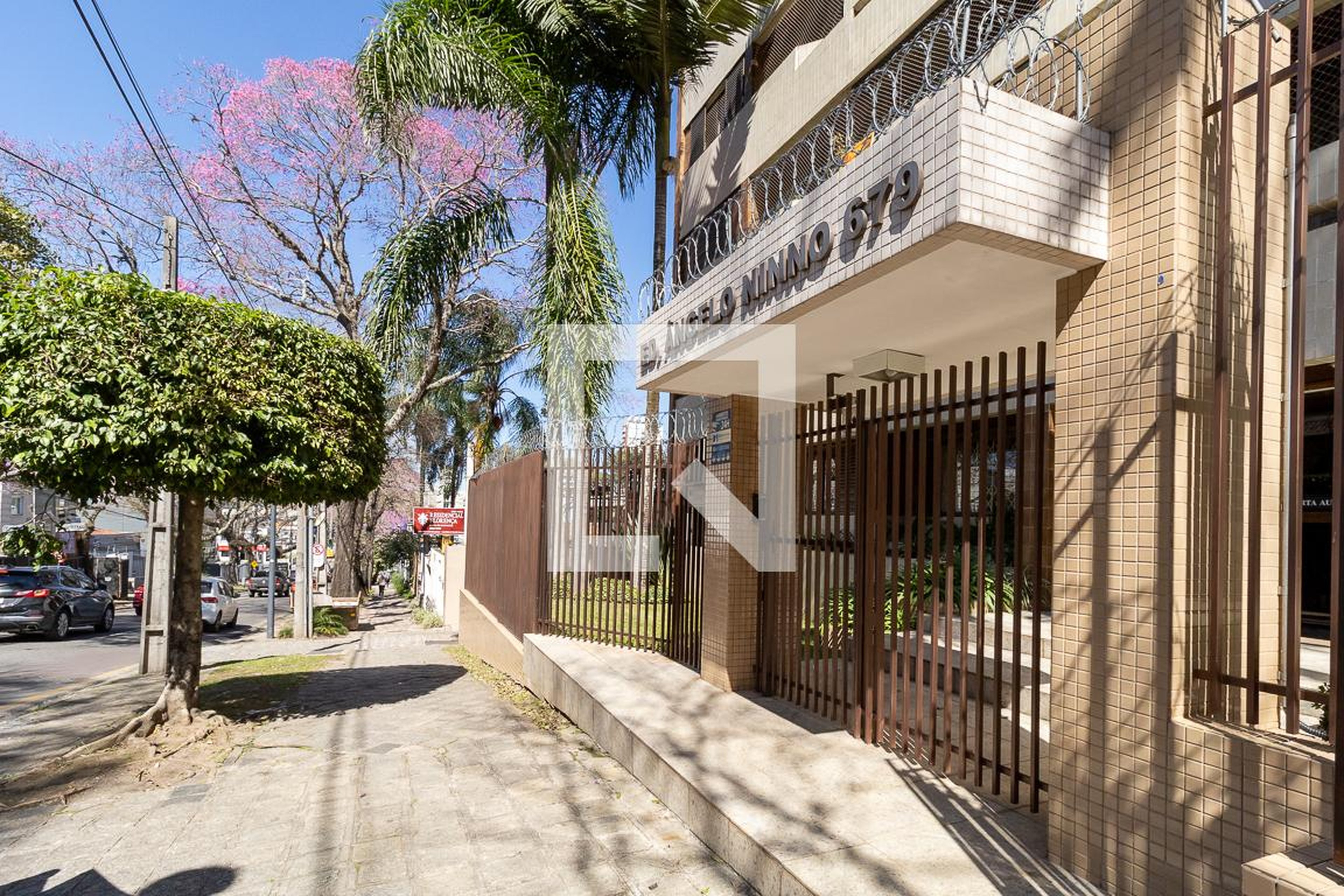 Fachada Condomínio em Rua Alferes Ângelo Sampaio, 679