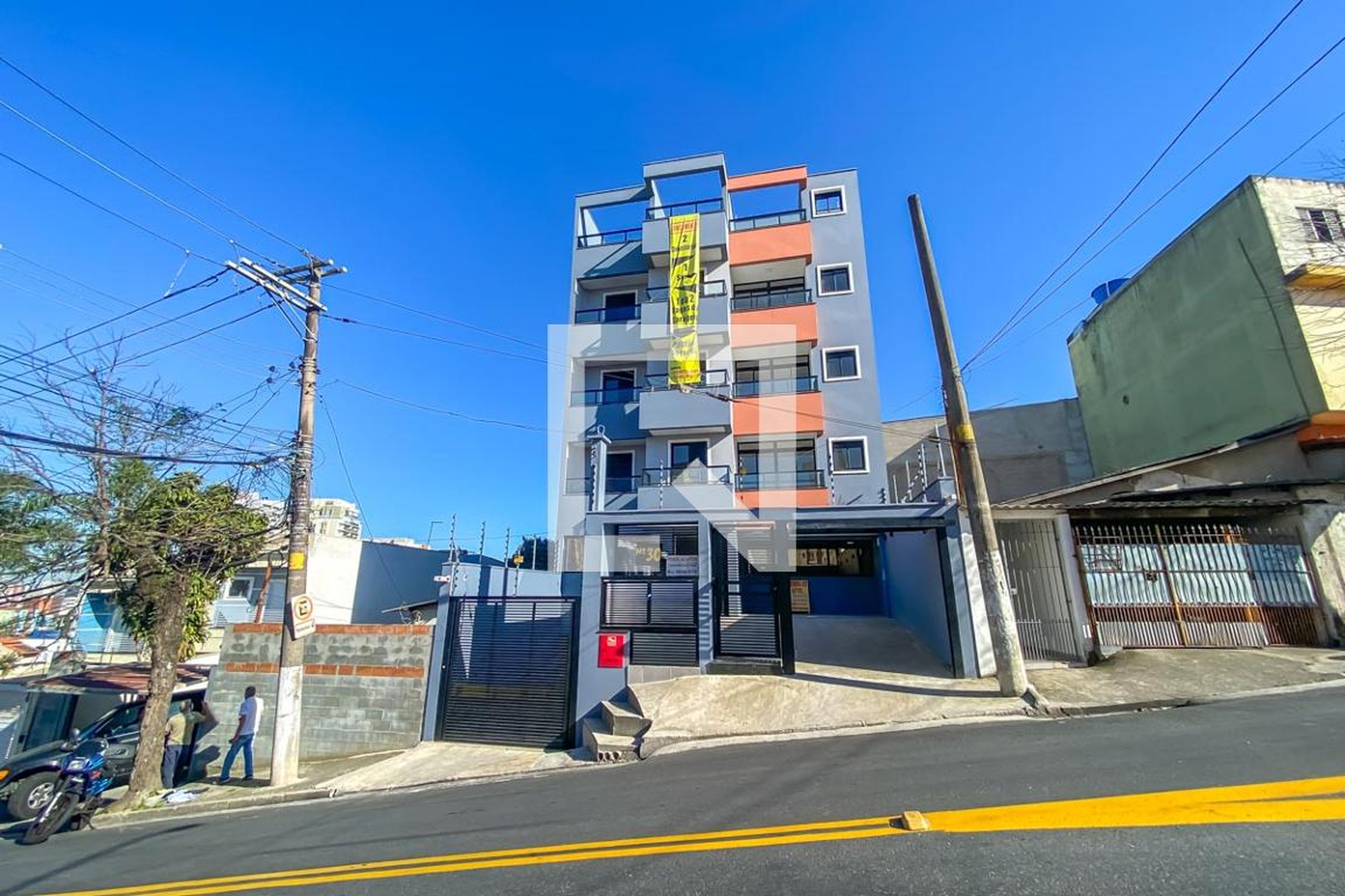 Fachada Condomínio em Rua Agostinho Luís Piato, 27