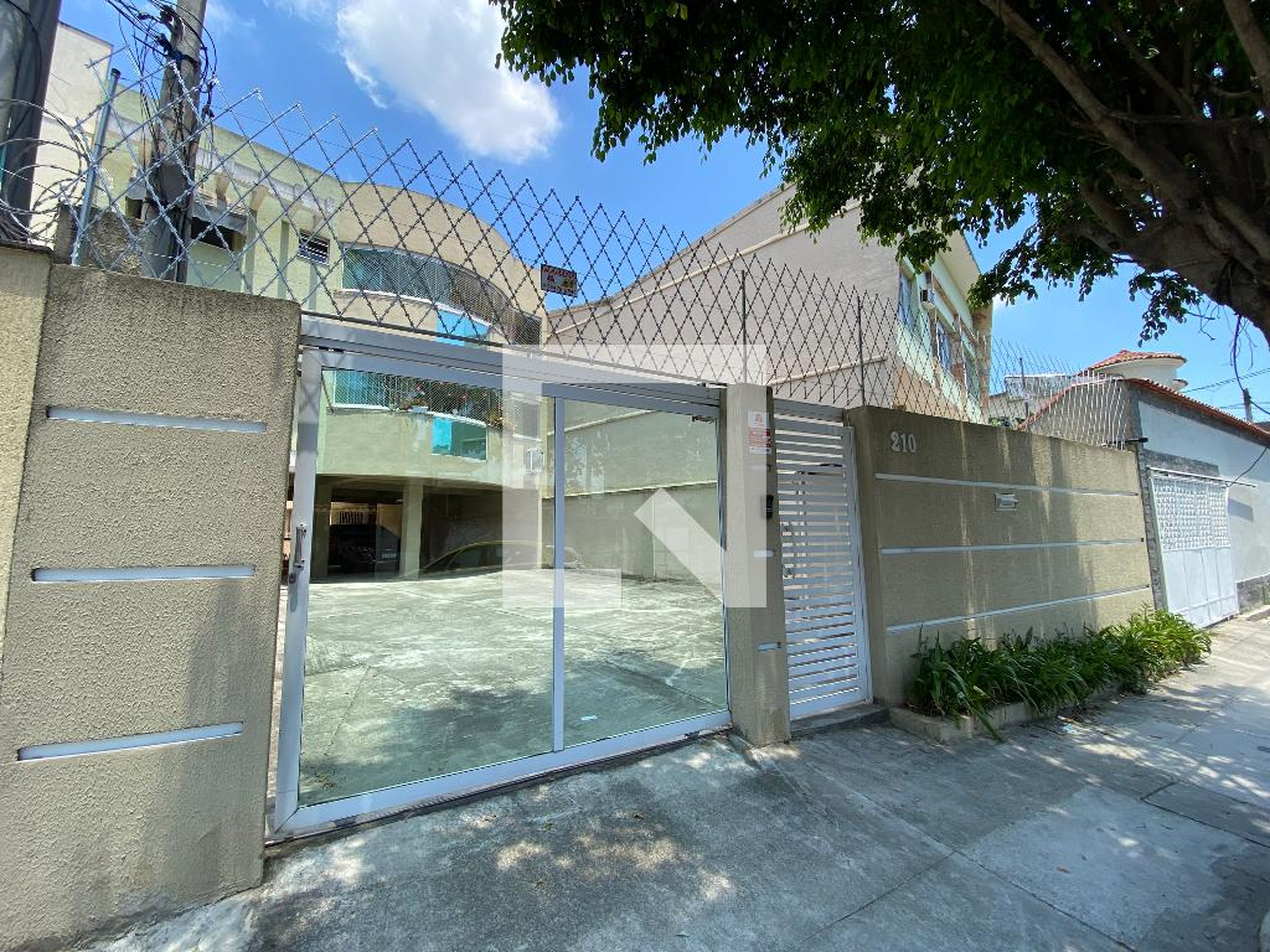 Fachada Condomínio em Rua Dionísio Fernandes, 210