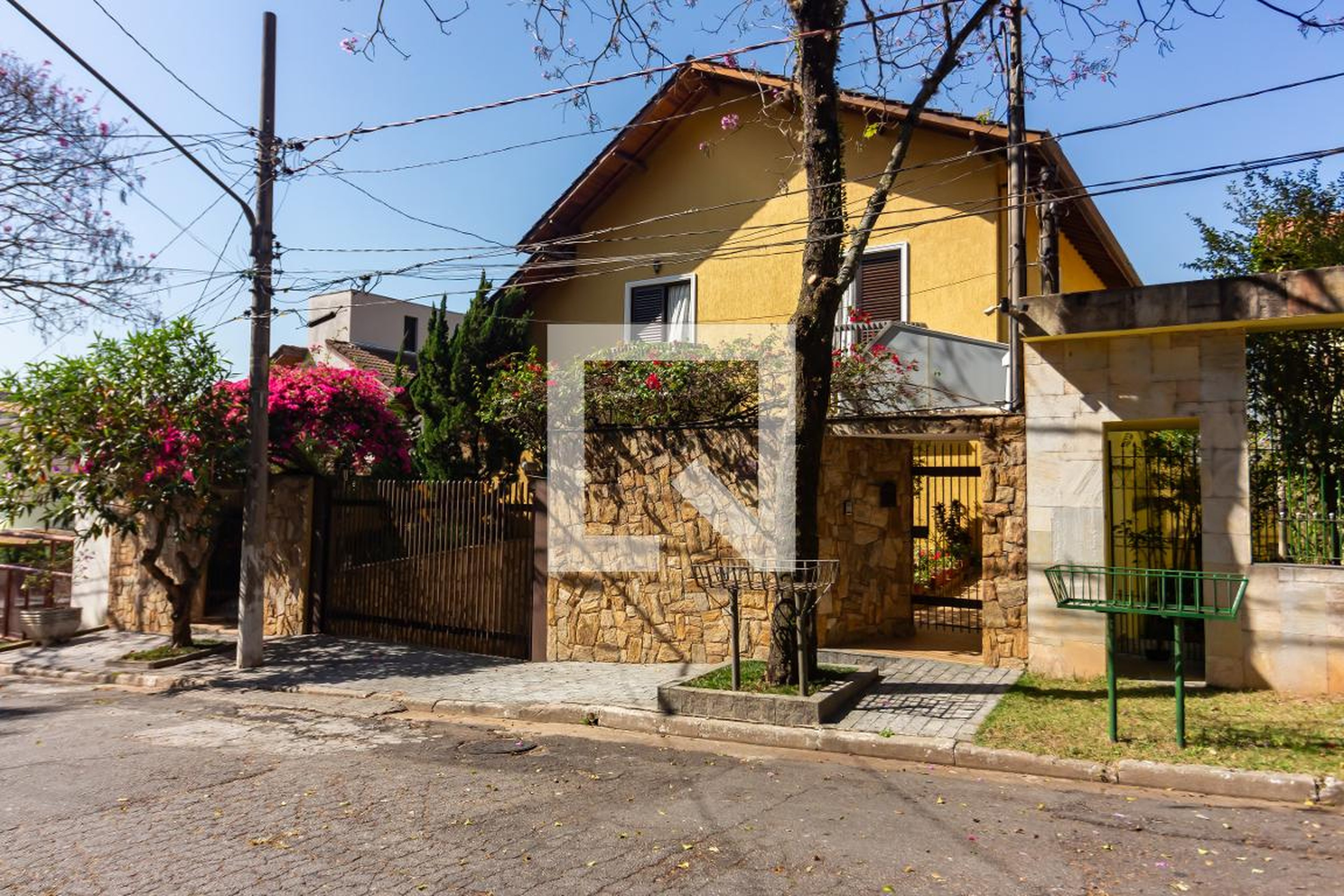 Fachada Condomínio em Rua Flávio Iazzetti, 45