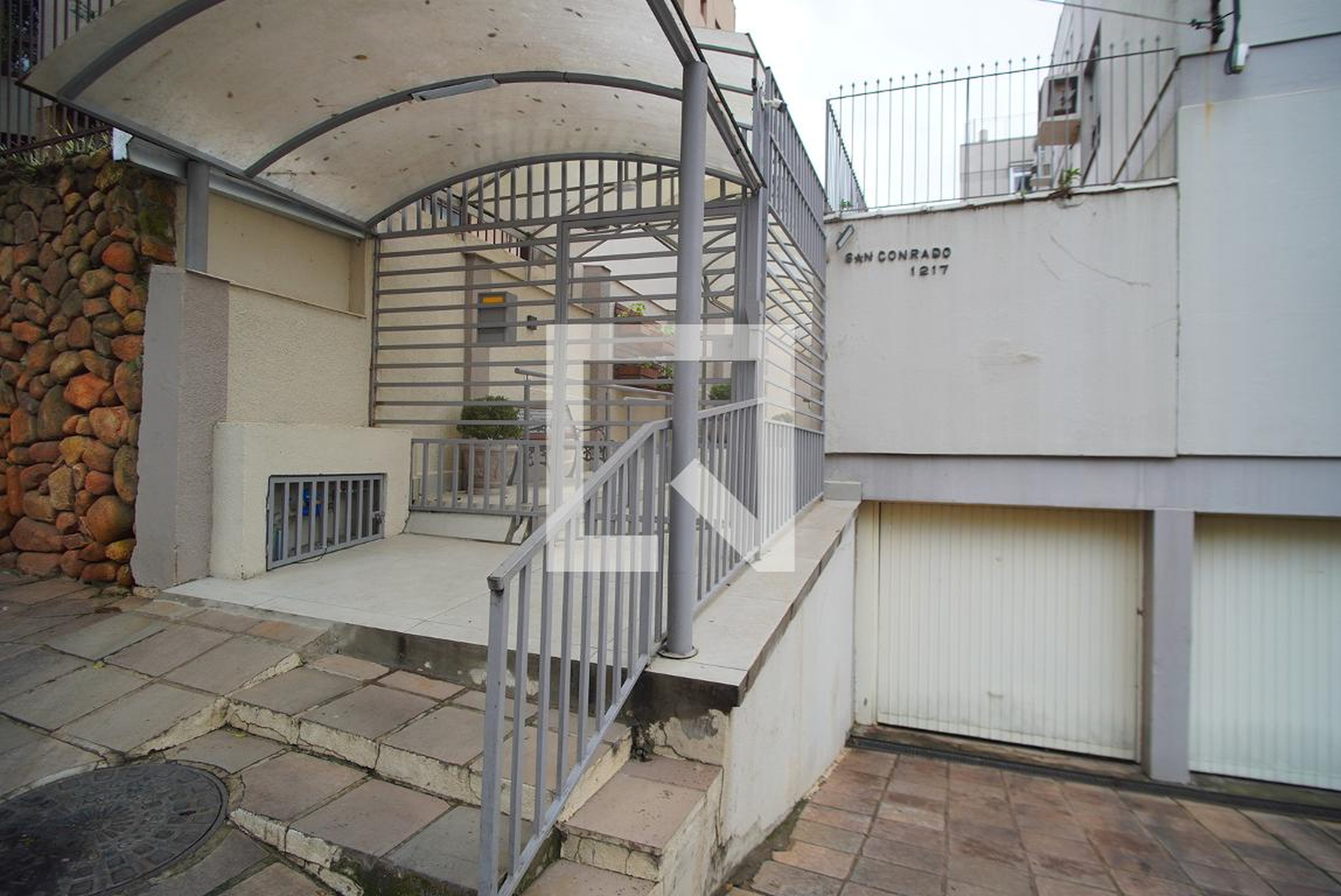 Fachada Condomínio em Rua Coronel Feijó, 1217