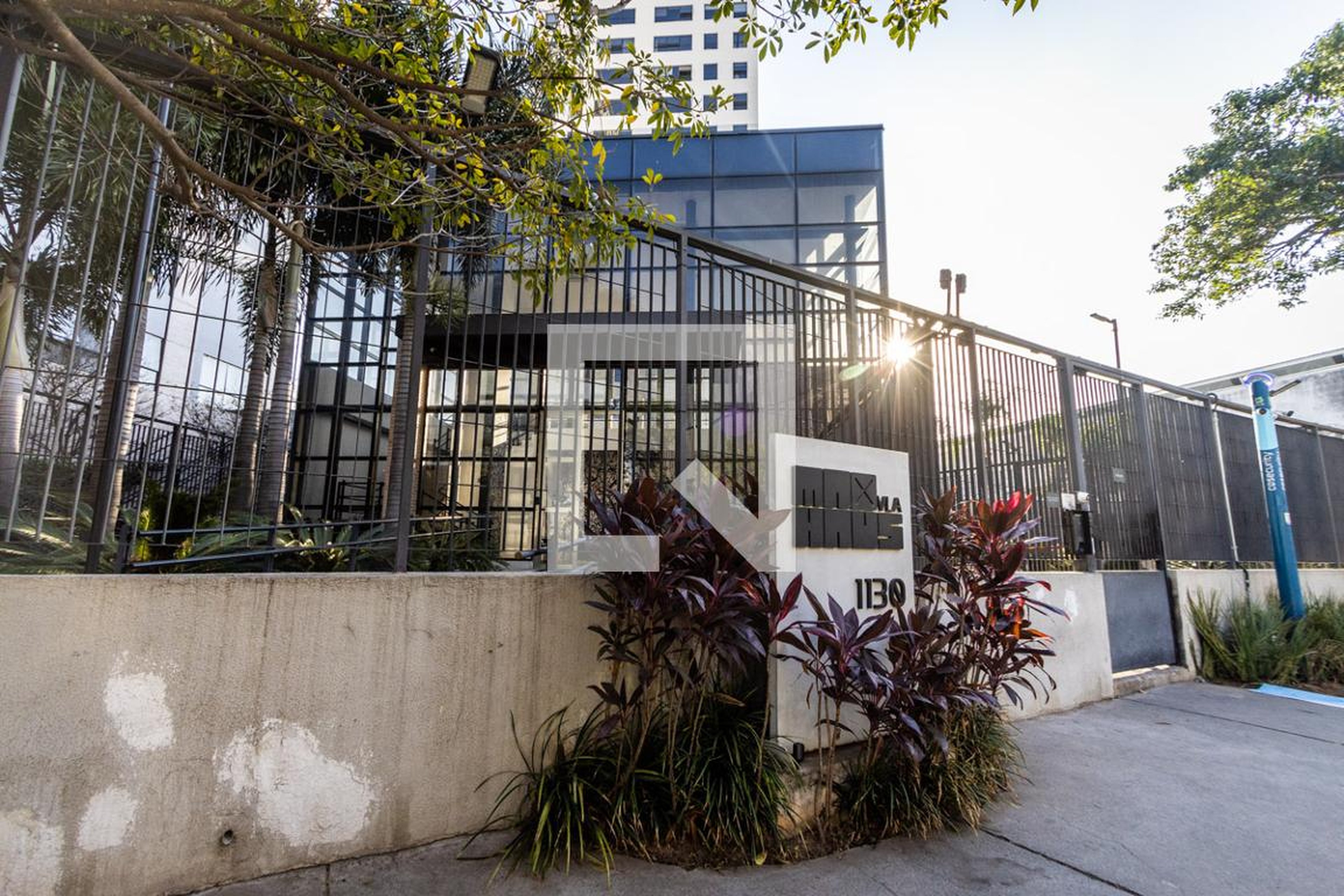 Fachada do Condomínio Condomínio Max house