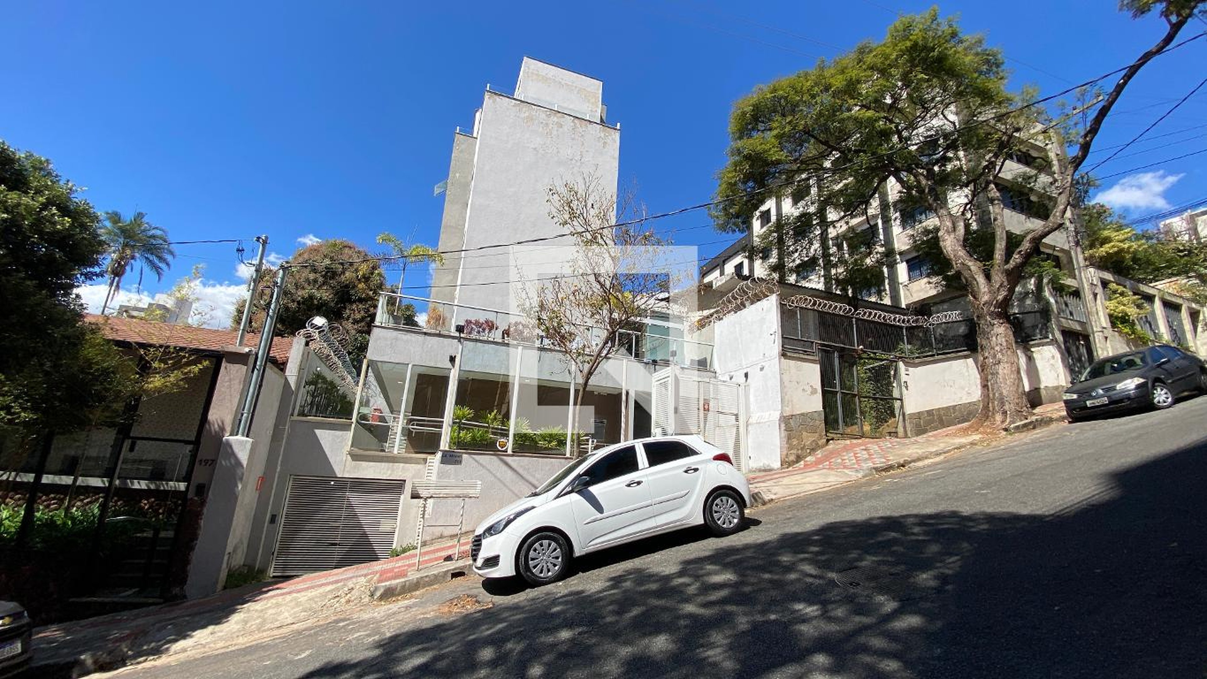 Fachada do Prédio Condomínio em Rua Miranda Ribeiro, 211