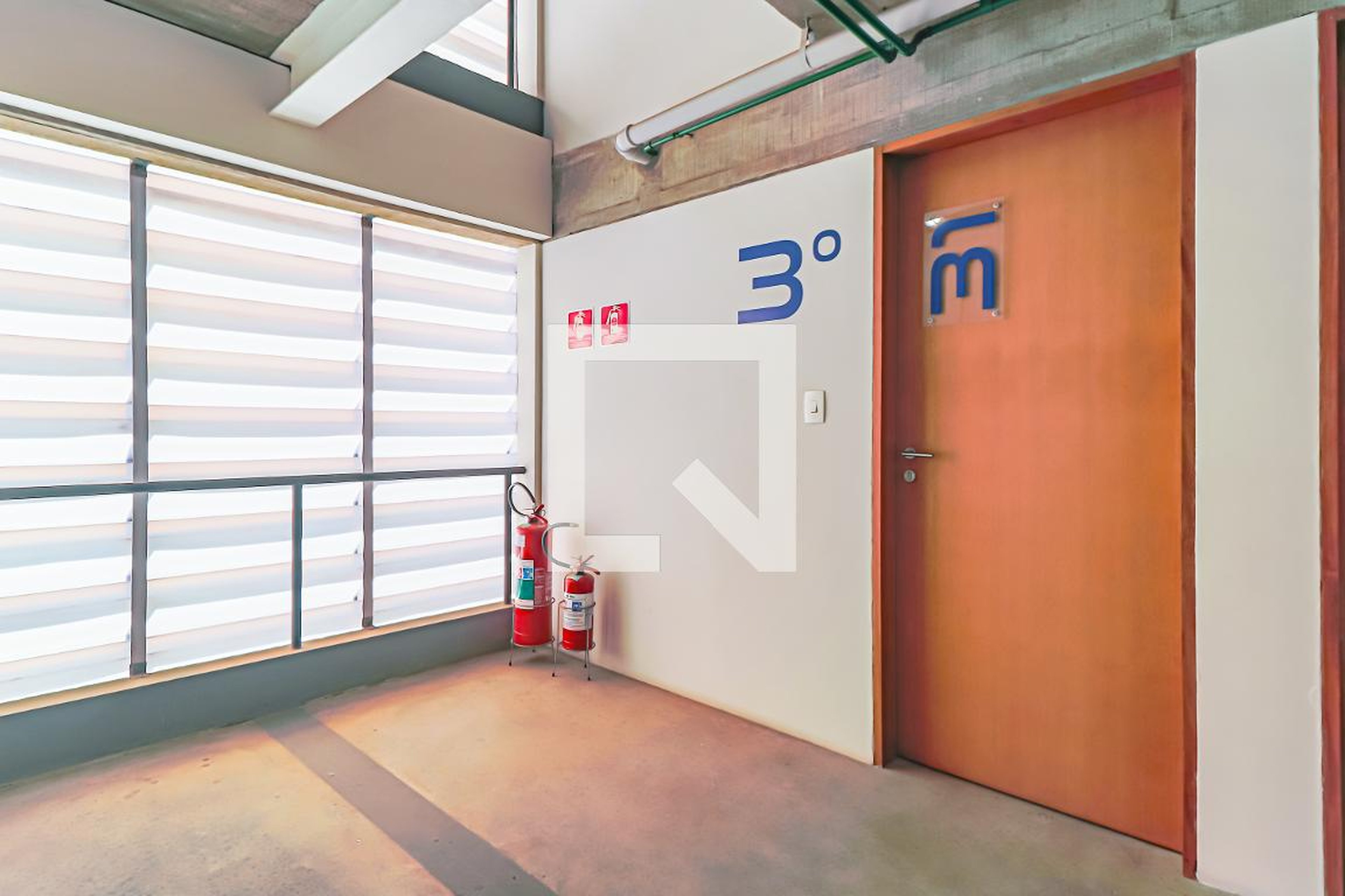 Hall - Premium Mix 25 Studio