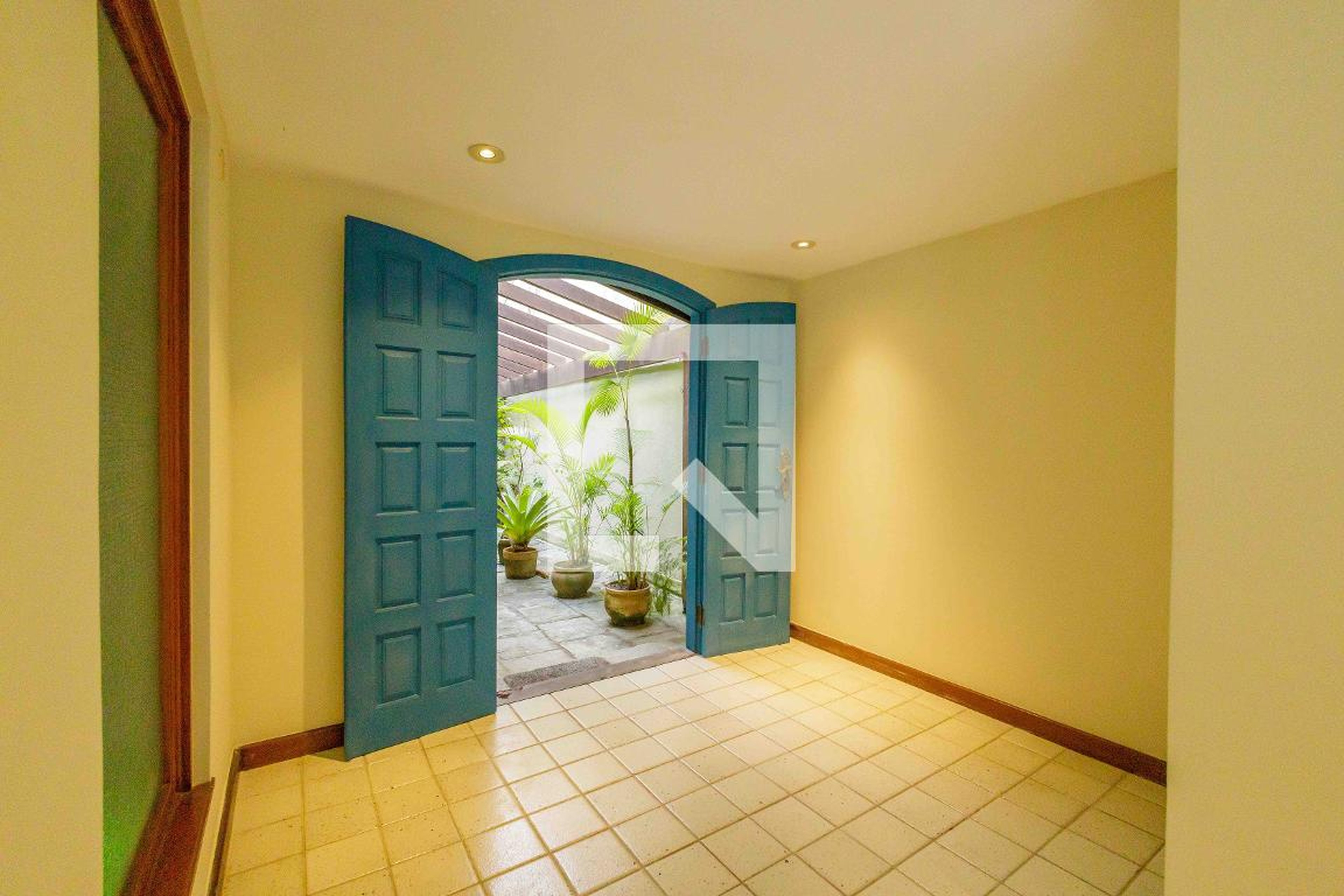 Hall de entrada Condomínio em Rua Engenheiro Álvaro Niemeyer, 159