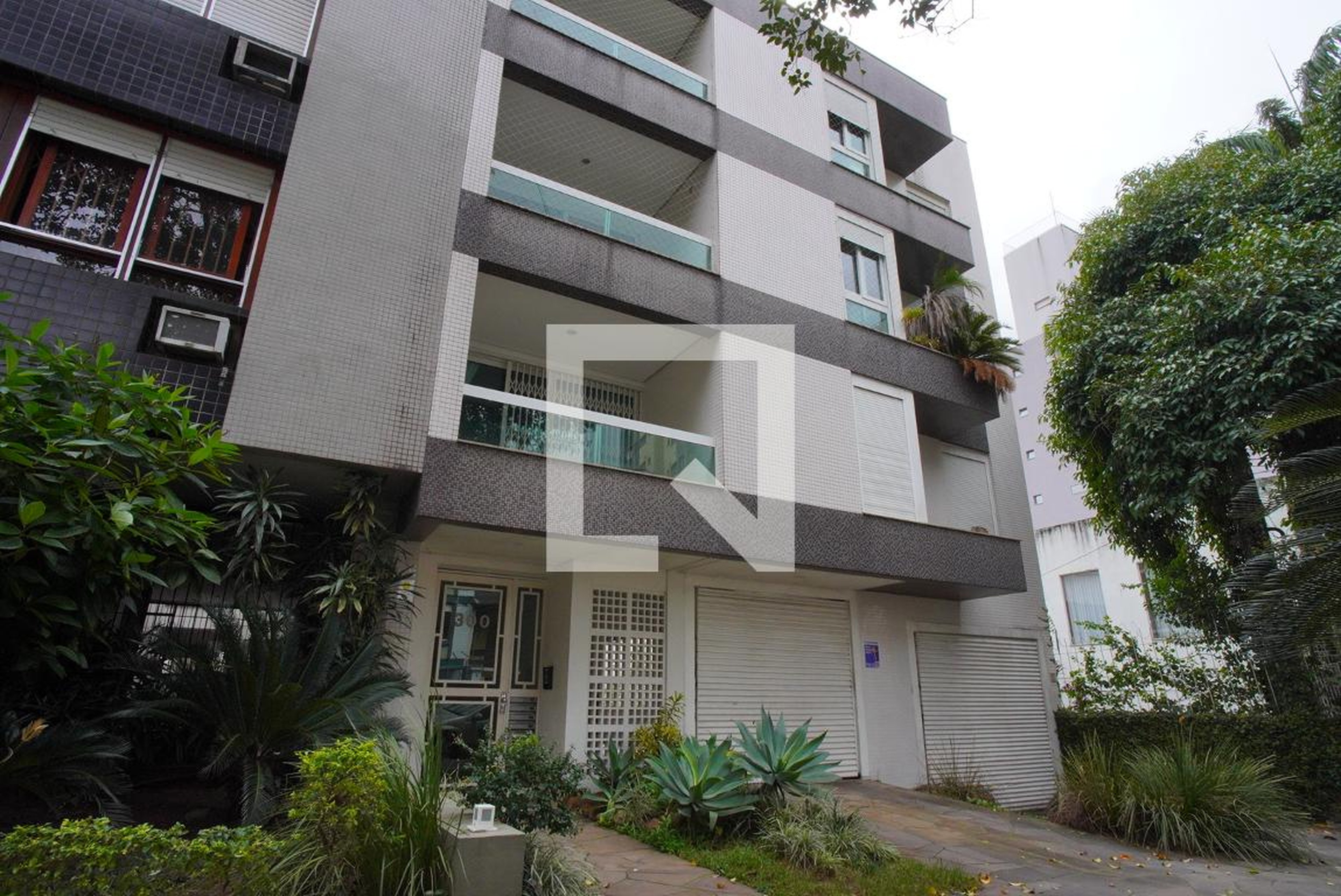 Fachada Condomínio em Avenida Lavras, 300