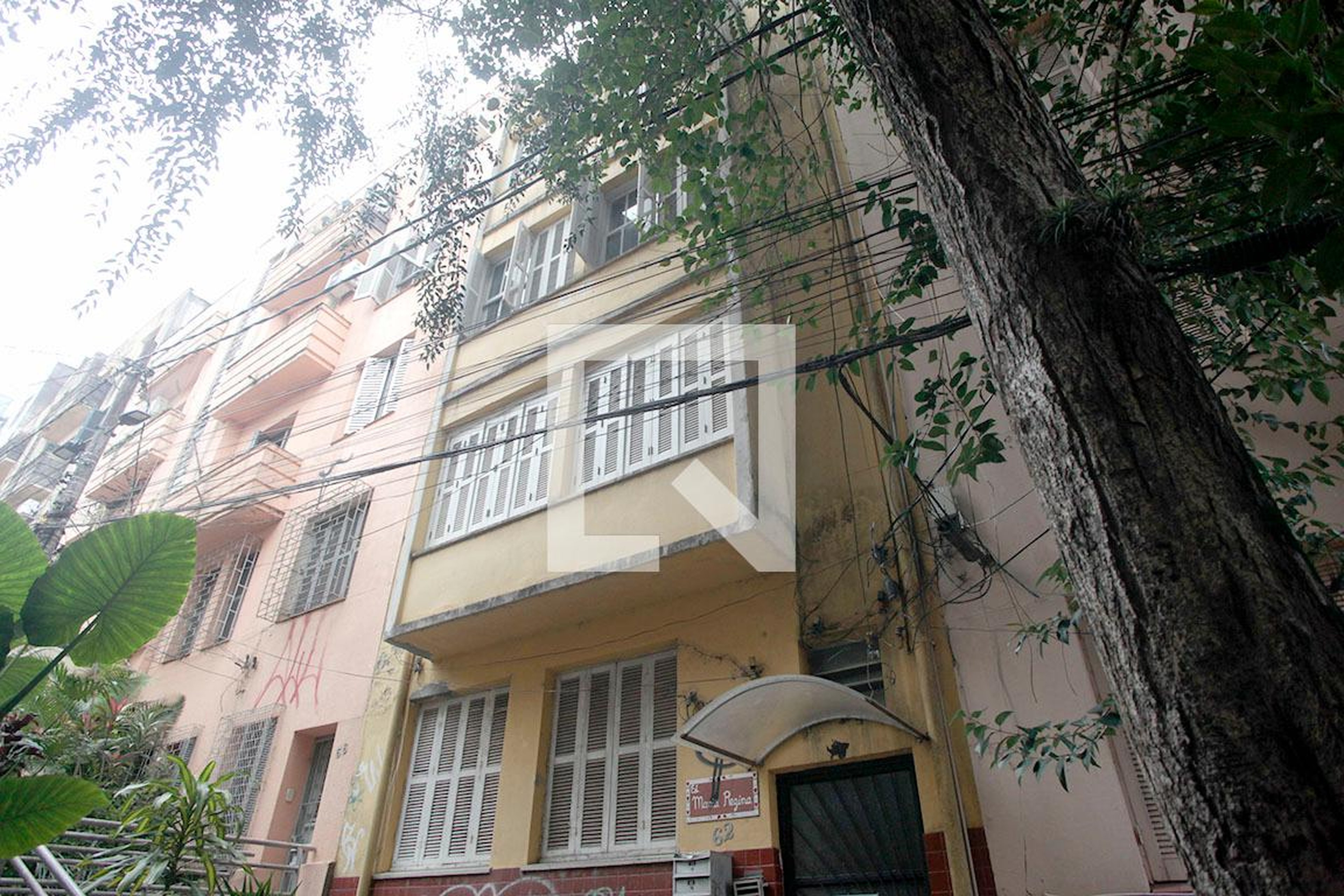 Fachada Condomínio em Rua Vinte E Quatro de Maio, 62