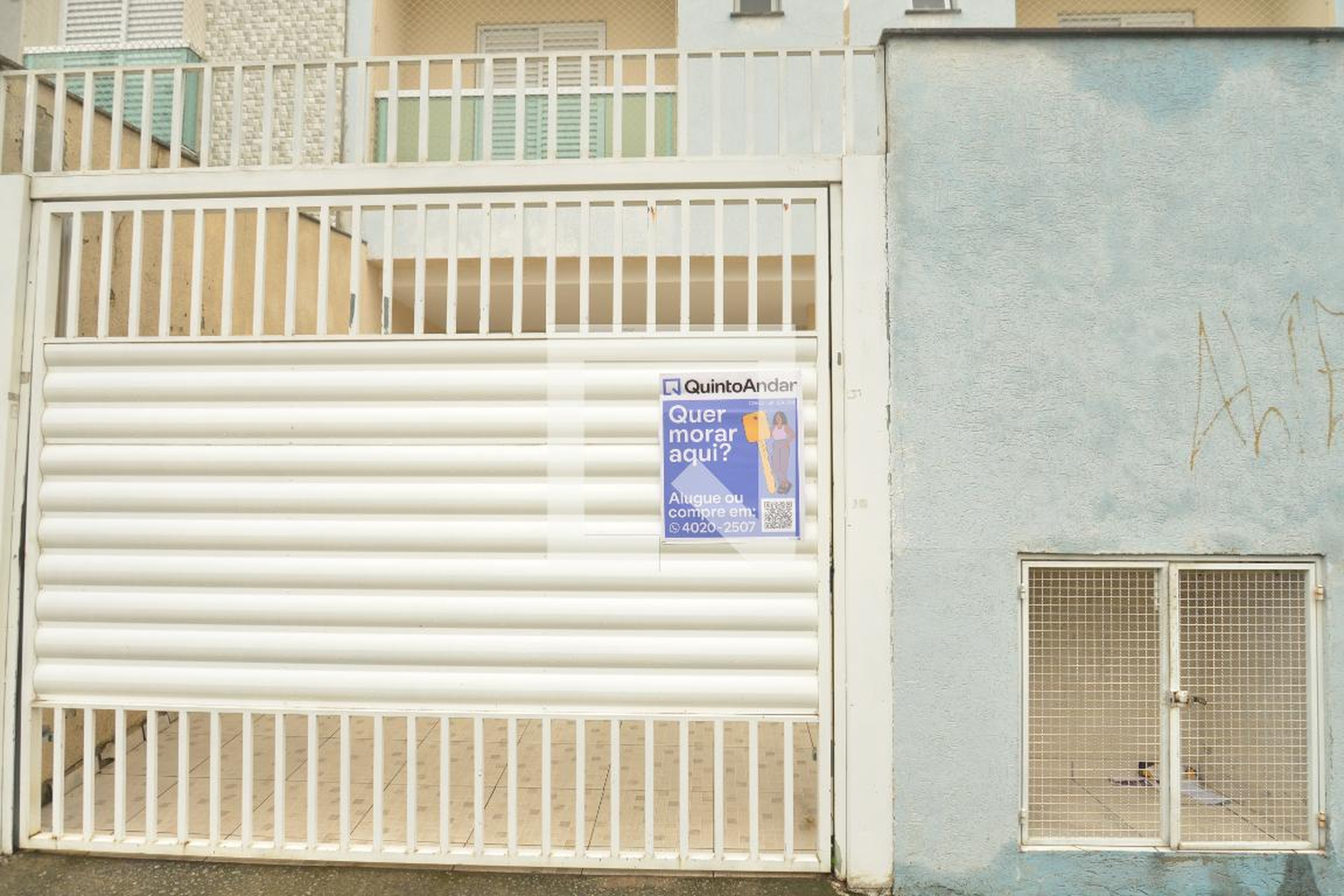 Fachada Condomínio em Rua Serra do Mar, 54