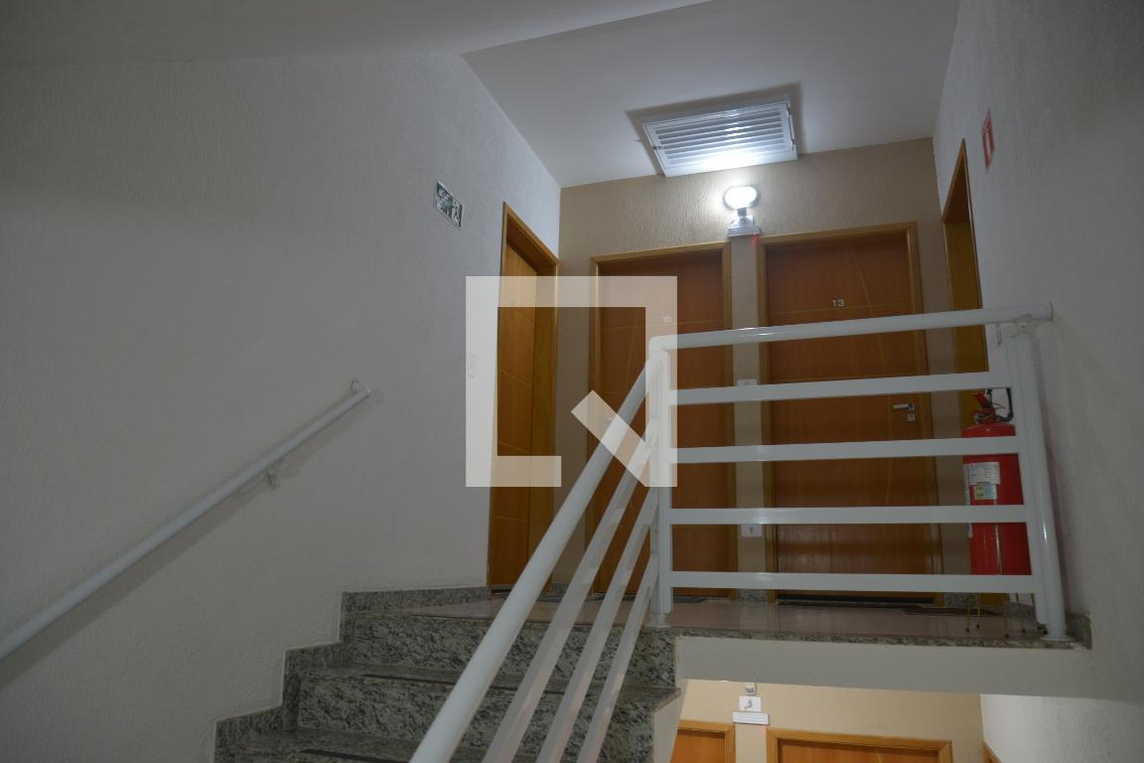 Entrada Condomínio em Rua Brasílio Machado, 300