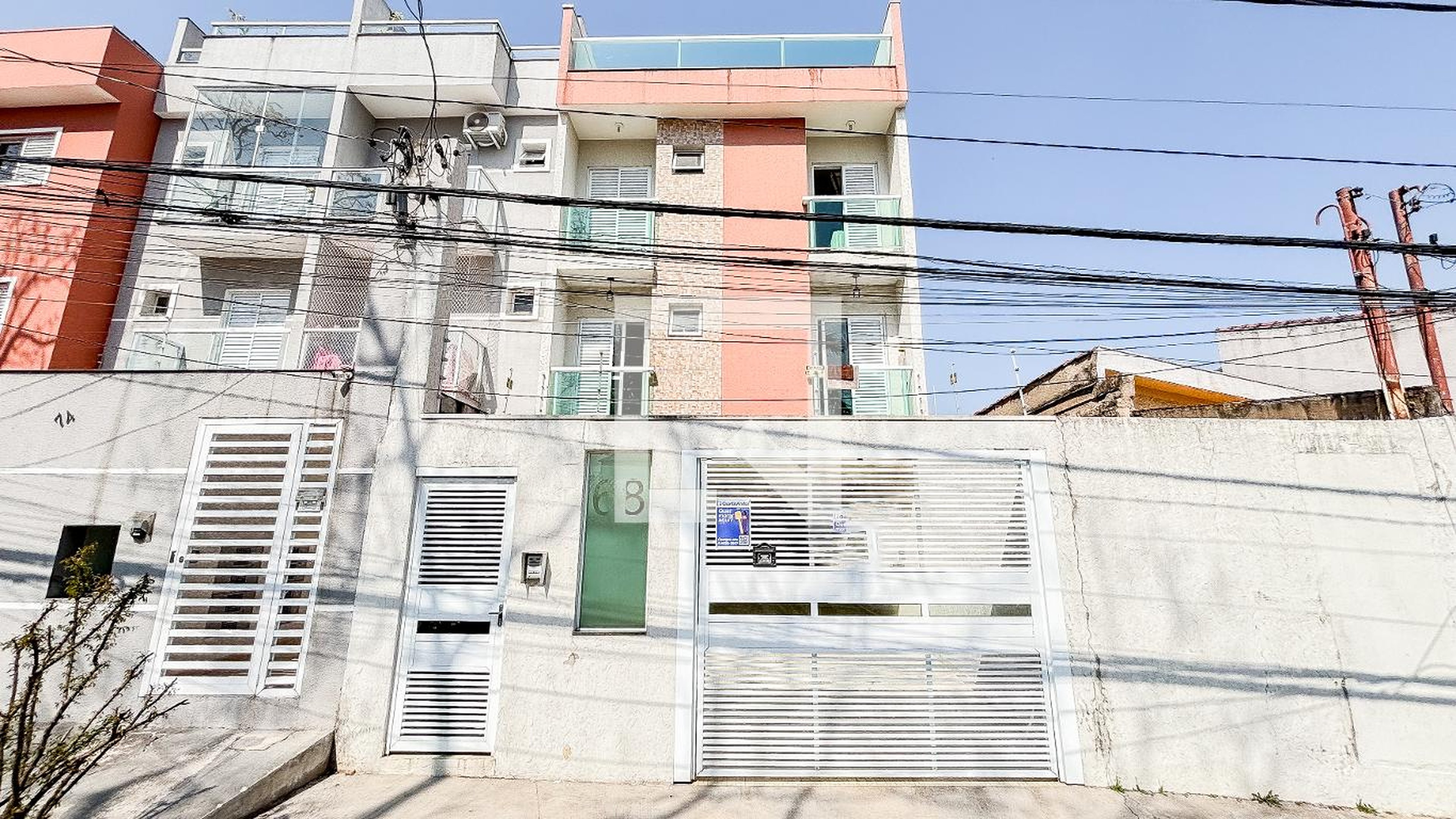 Fachada Condomínio em Rua Honduras, 68