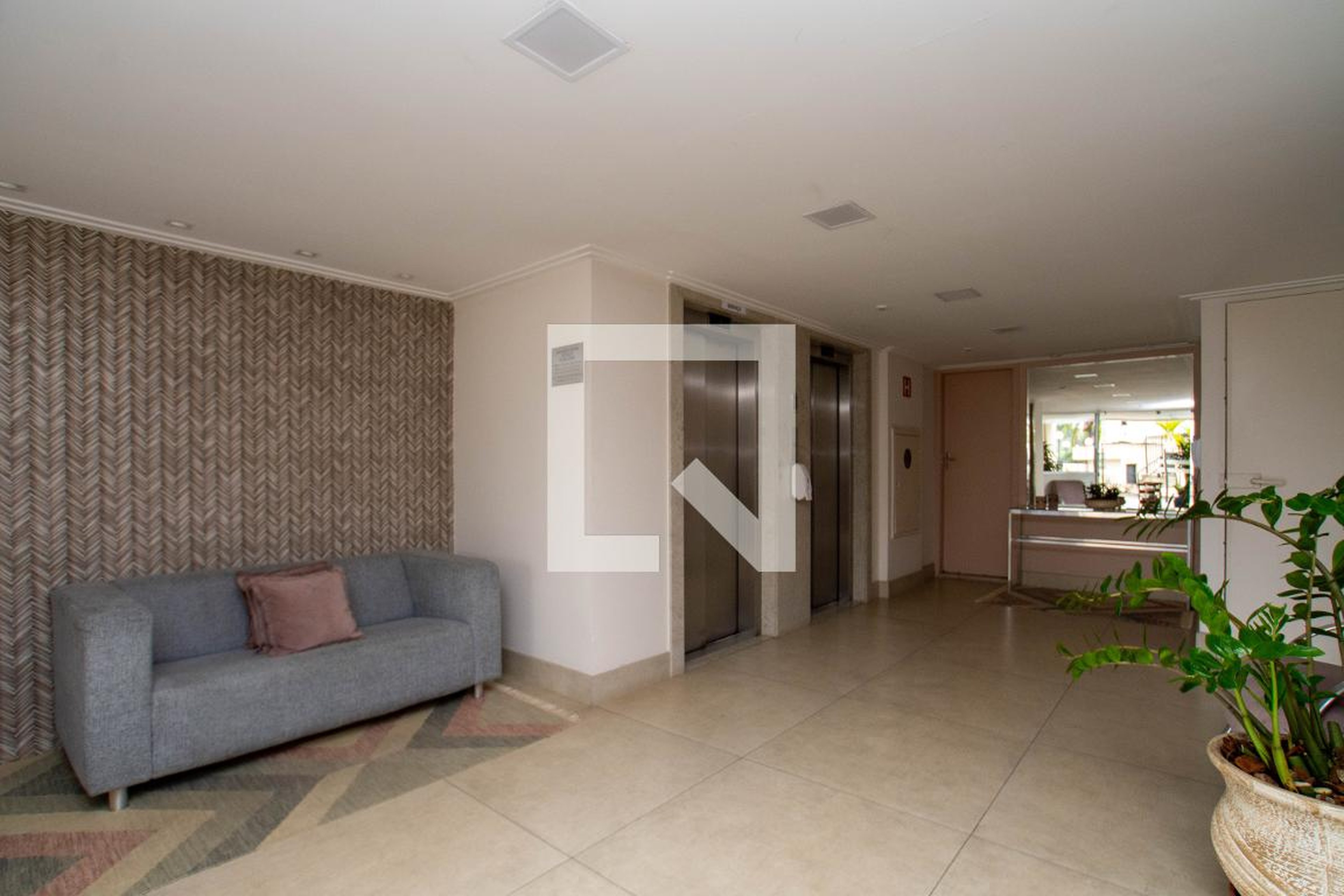 Hall social Condomínio em Avenida Salgado Filho, 49