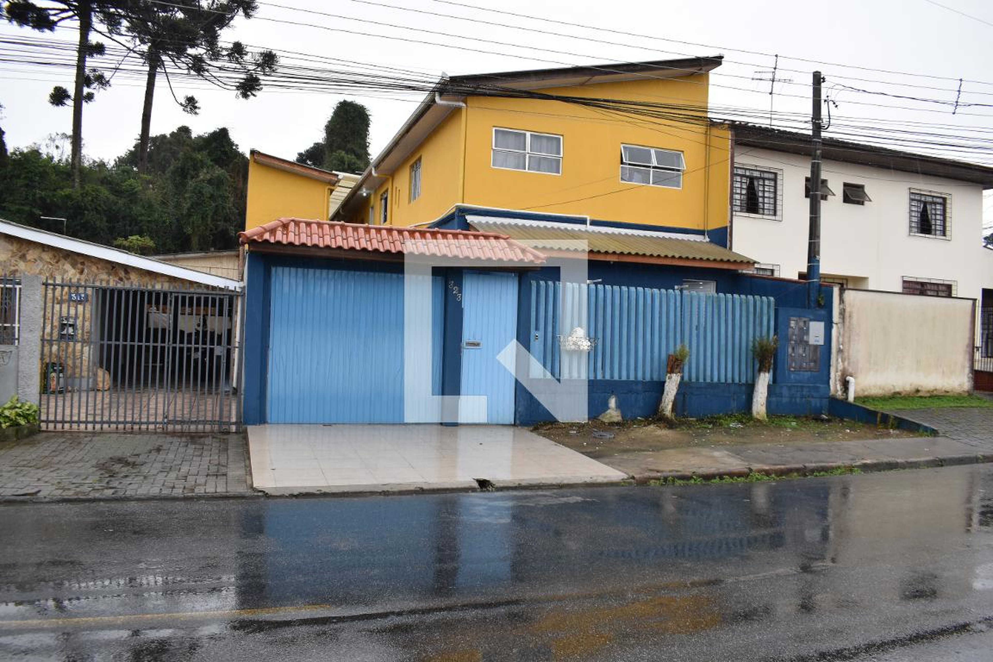 Fachada do condomínio Condomínio em Rua Maurício Thá, 323