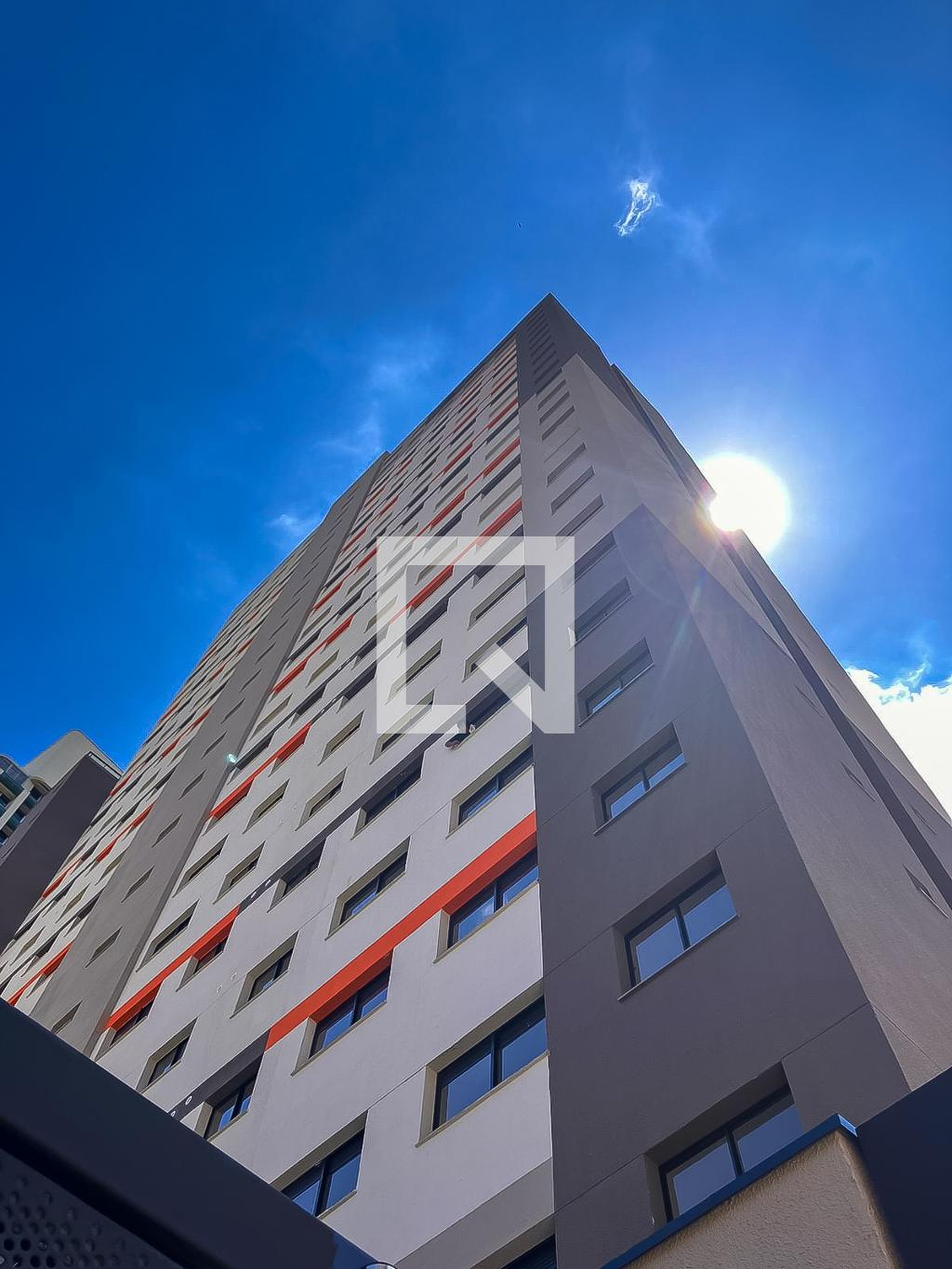 Fachada Condomínio em Rua Conde de Sarzedas, 136