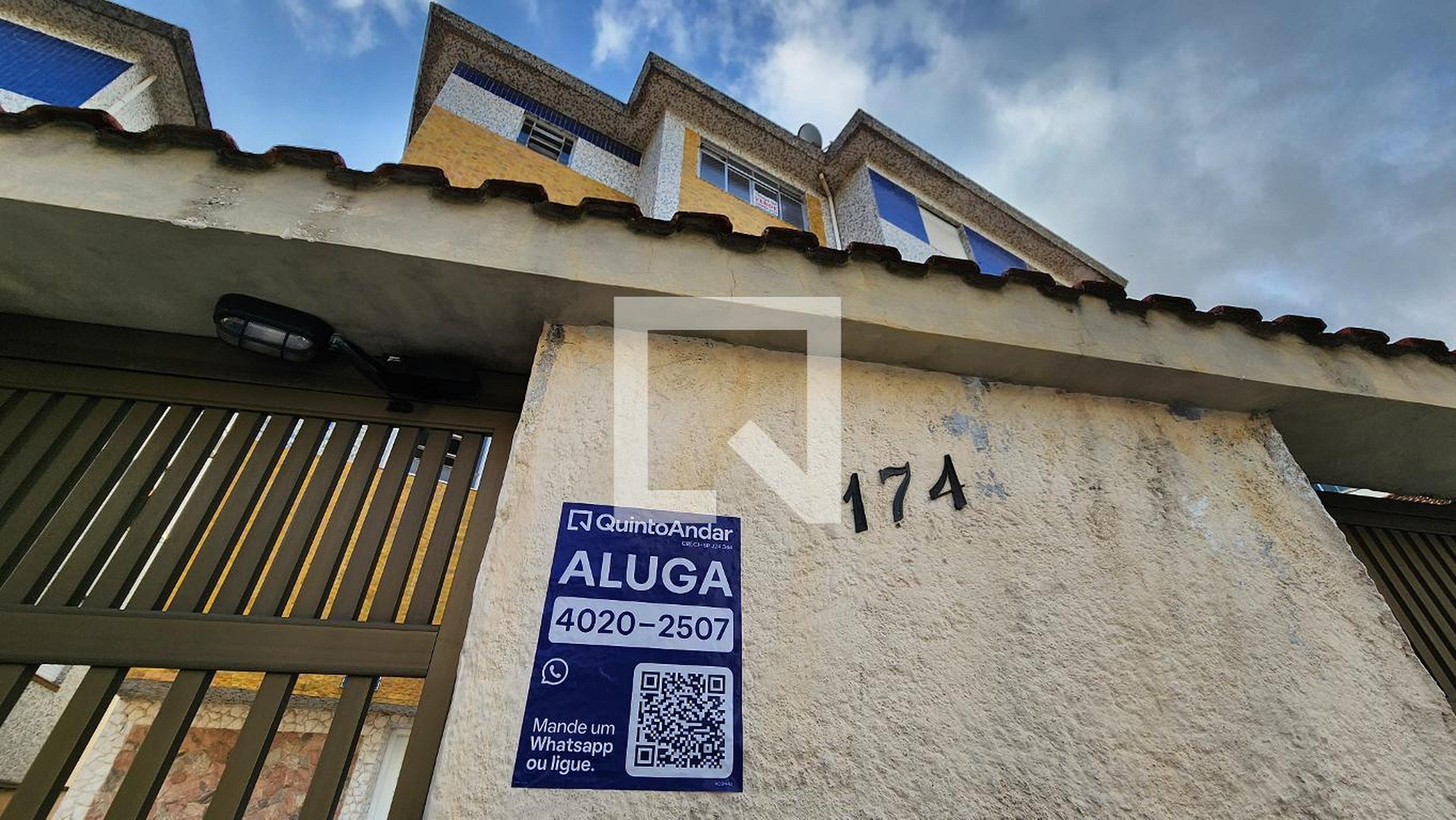 Fachada Condomínio em Rua Alfredo Albertini, 174