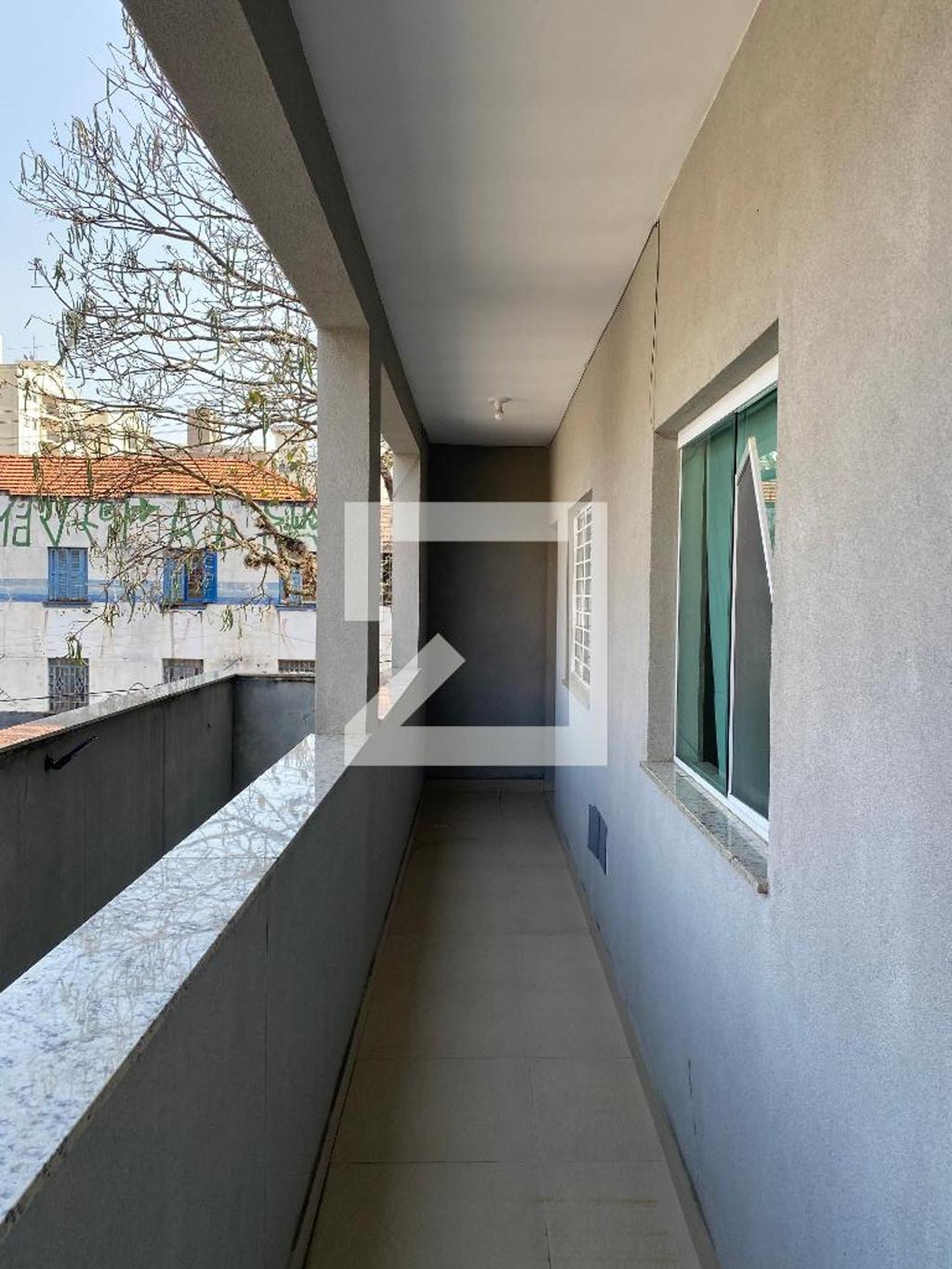 Entrada Condomínio em Rua Ida da Silva, 298