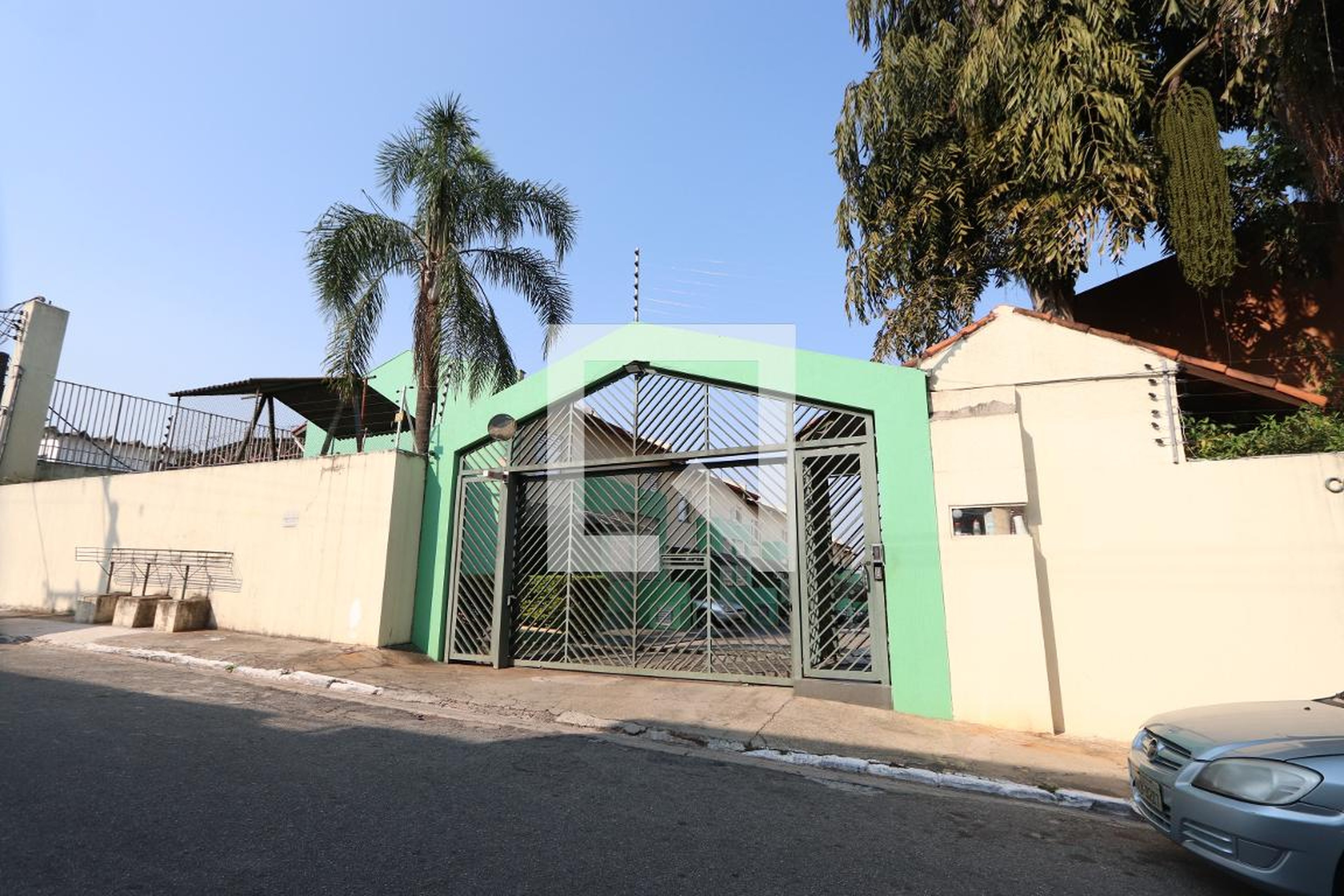 Fachada do condomínio Condomínio em Rua Dona Paulina Rockx, 20