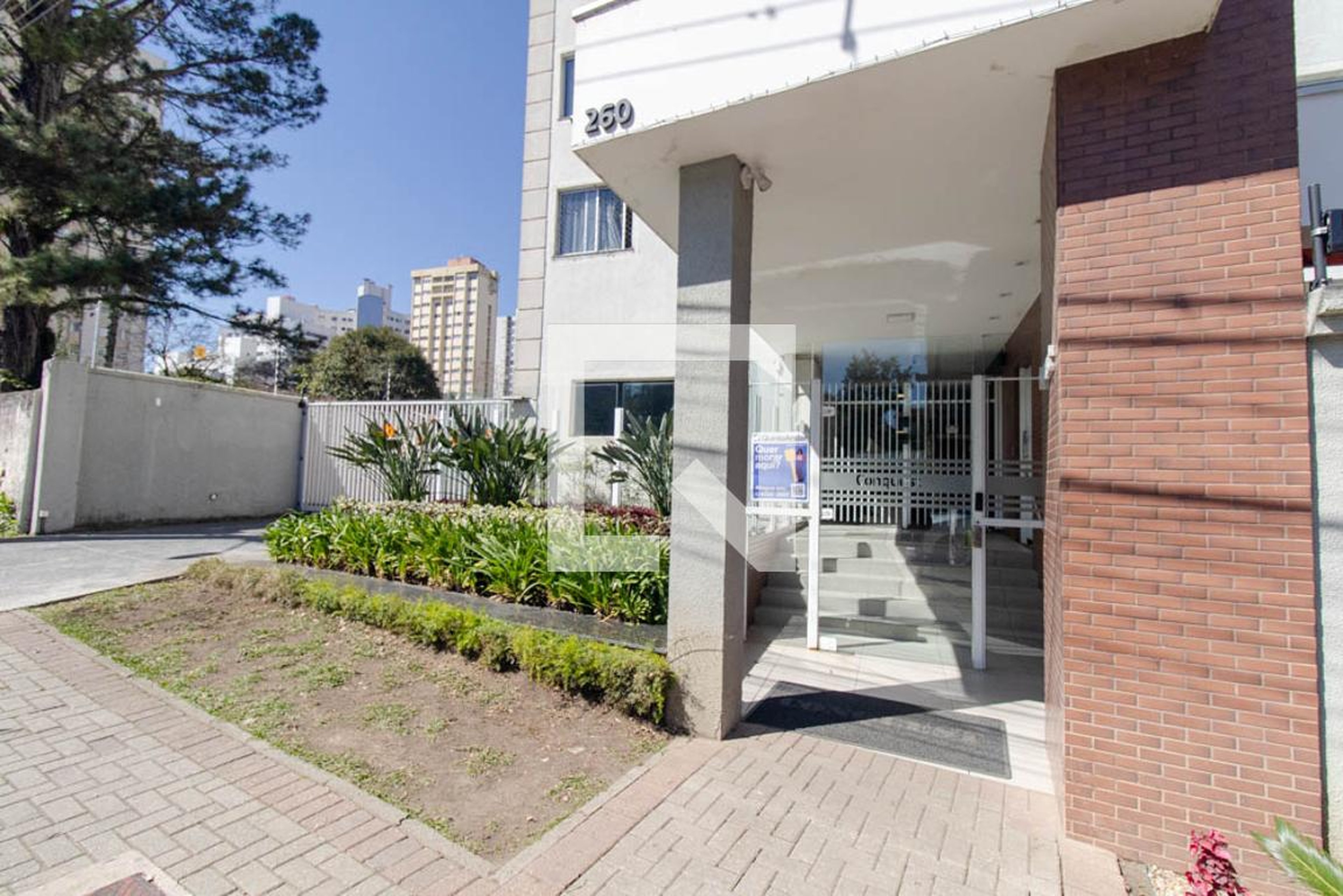 Fachada do Condomínio Condomínio Conquest