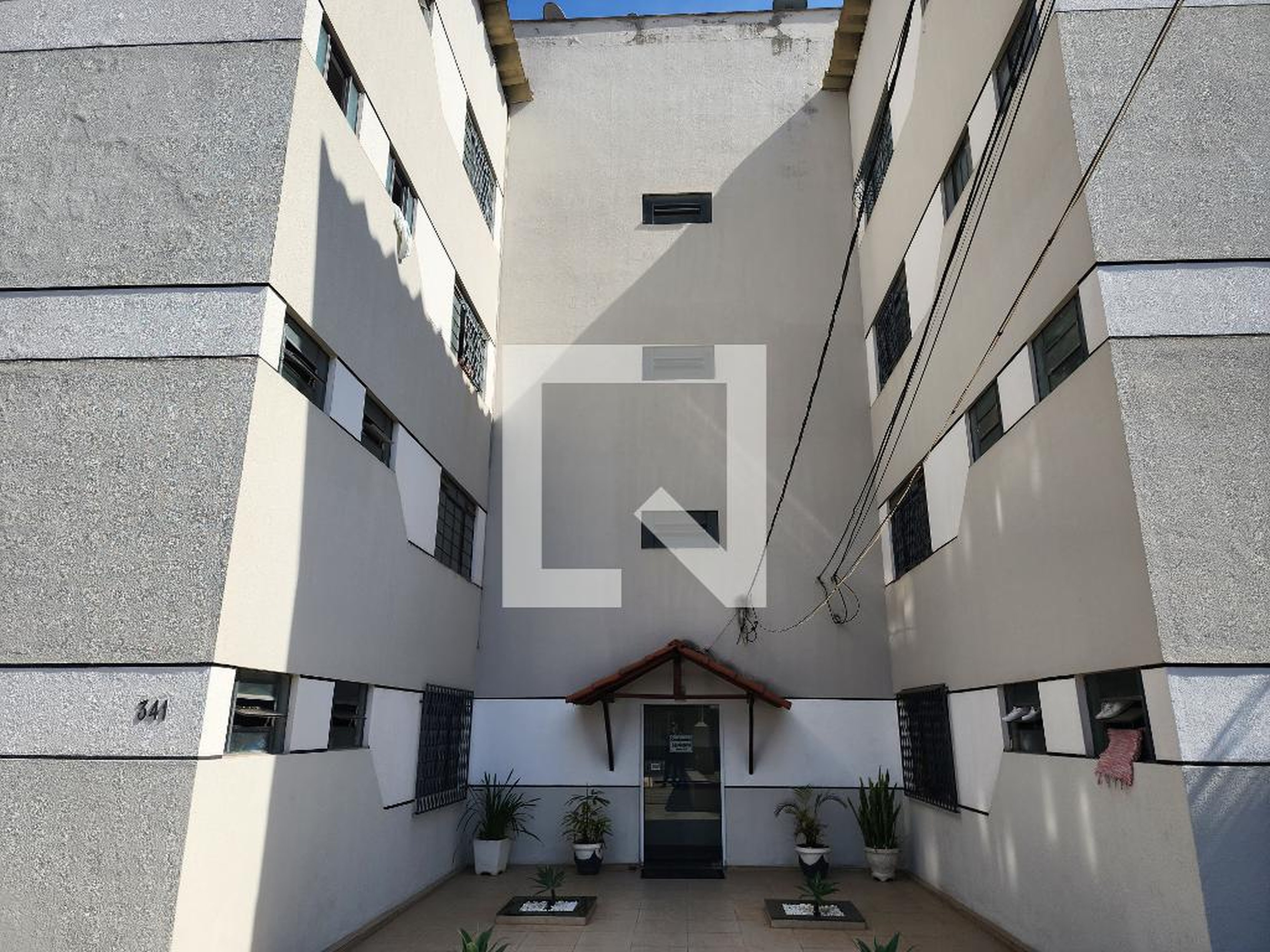 Fachada Condomínio em Rua General Astolfo Ferreira Mendes, 341