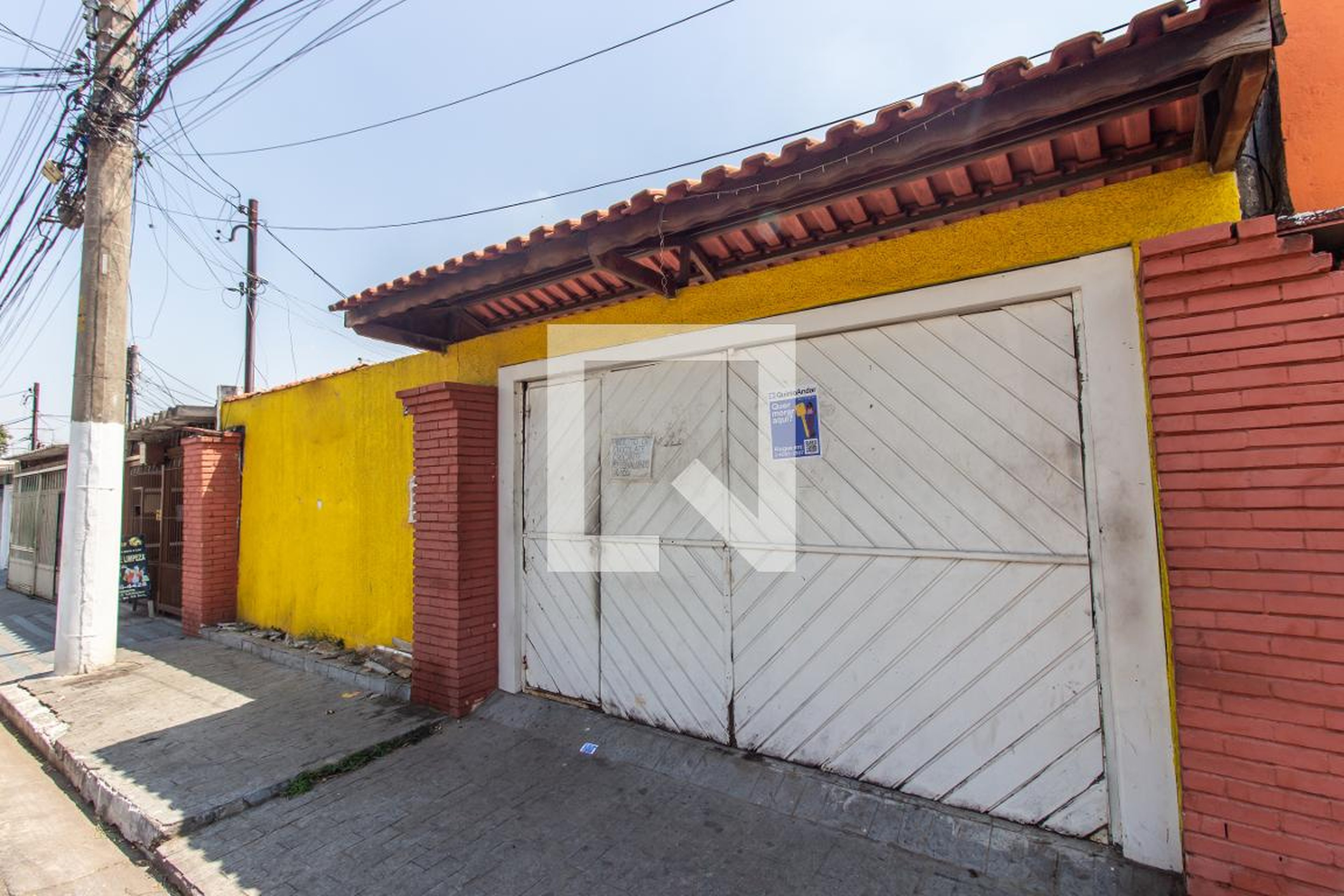 Fachada Condomínio em Rua Tsutomu Henni, 222