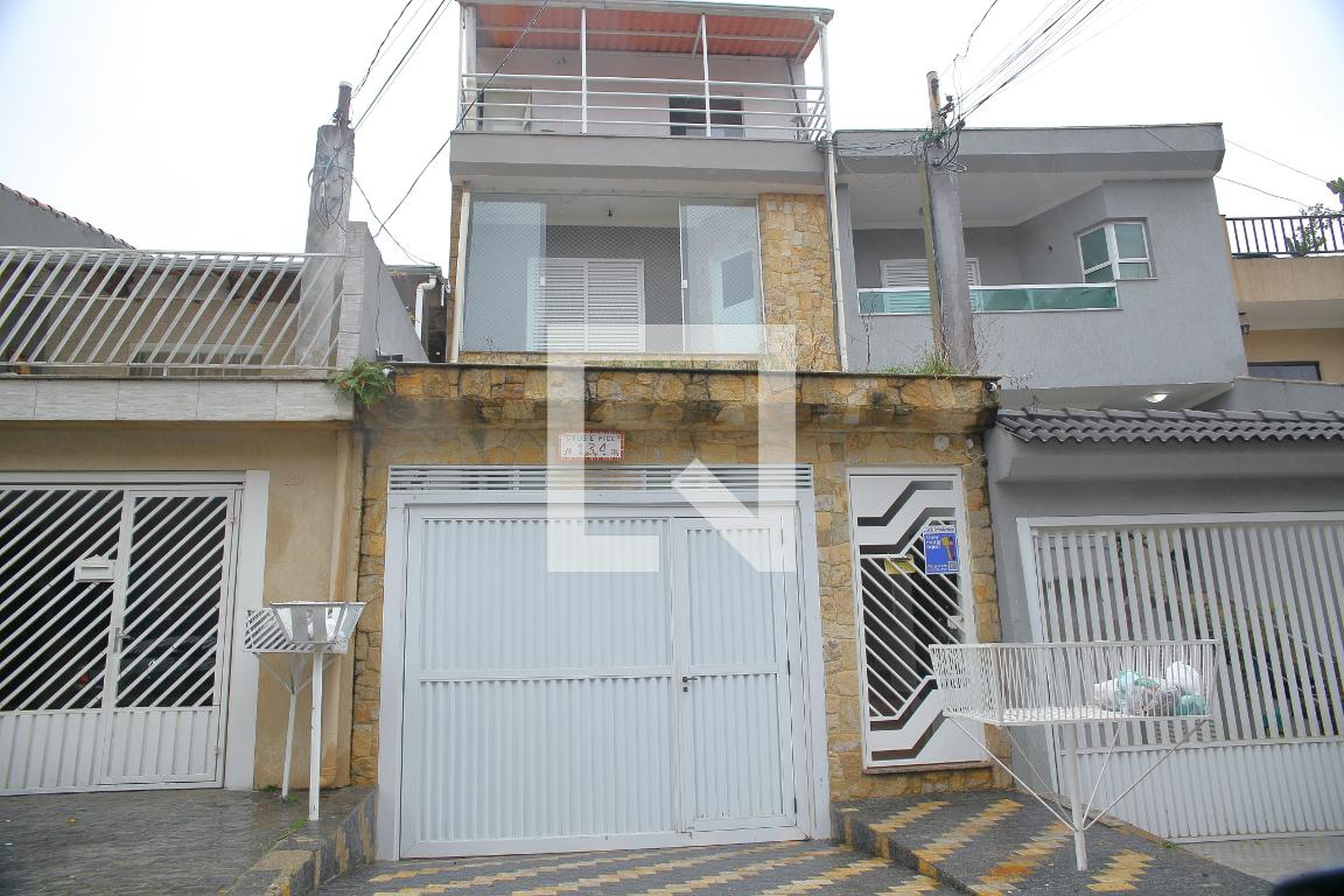 Fachada Condomínio em Rua Virgílio Miraglia, 134