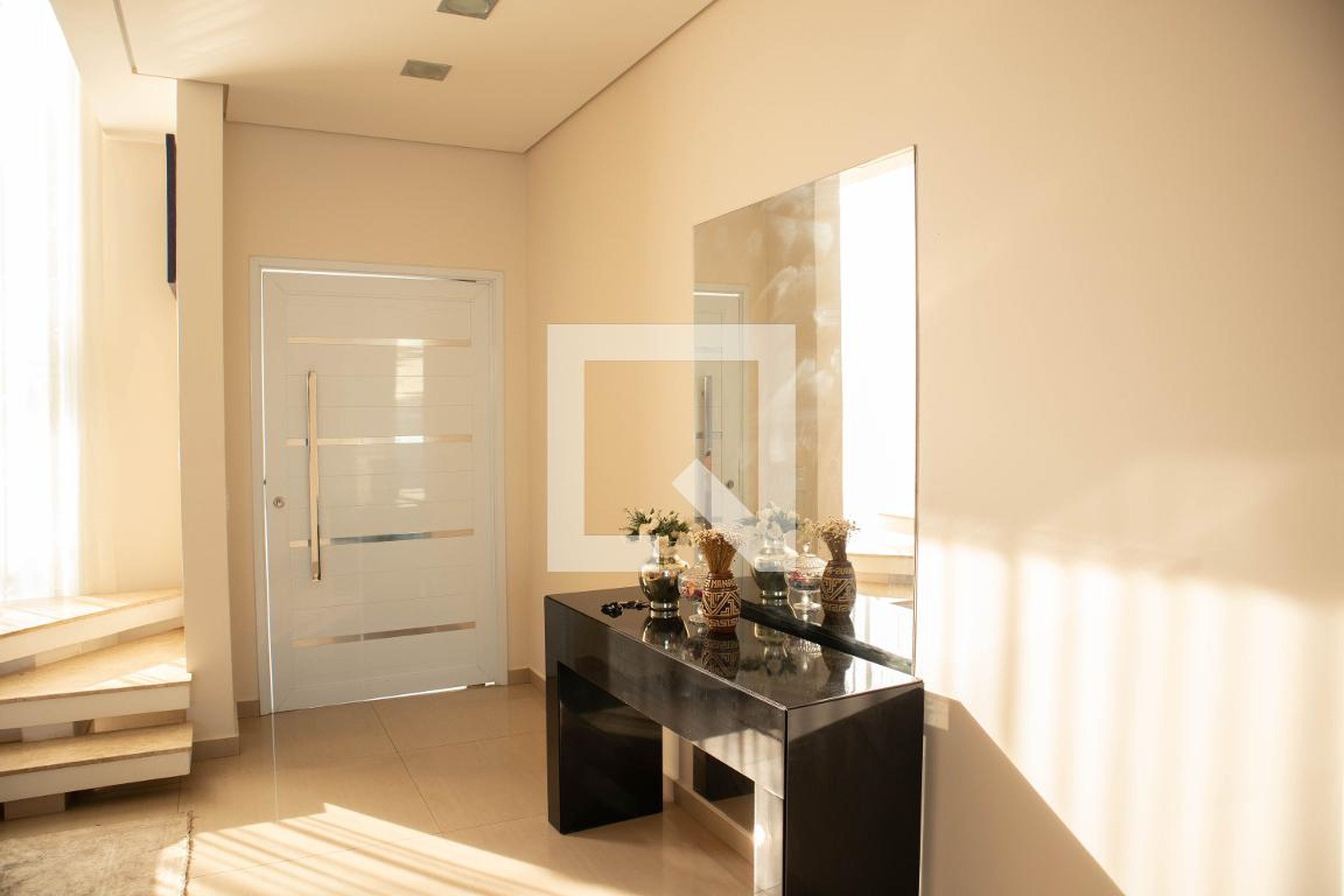 Hall de Entrada Condomínio em Rua Bélgica, 60