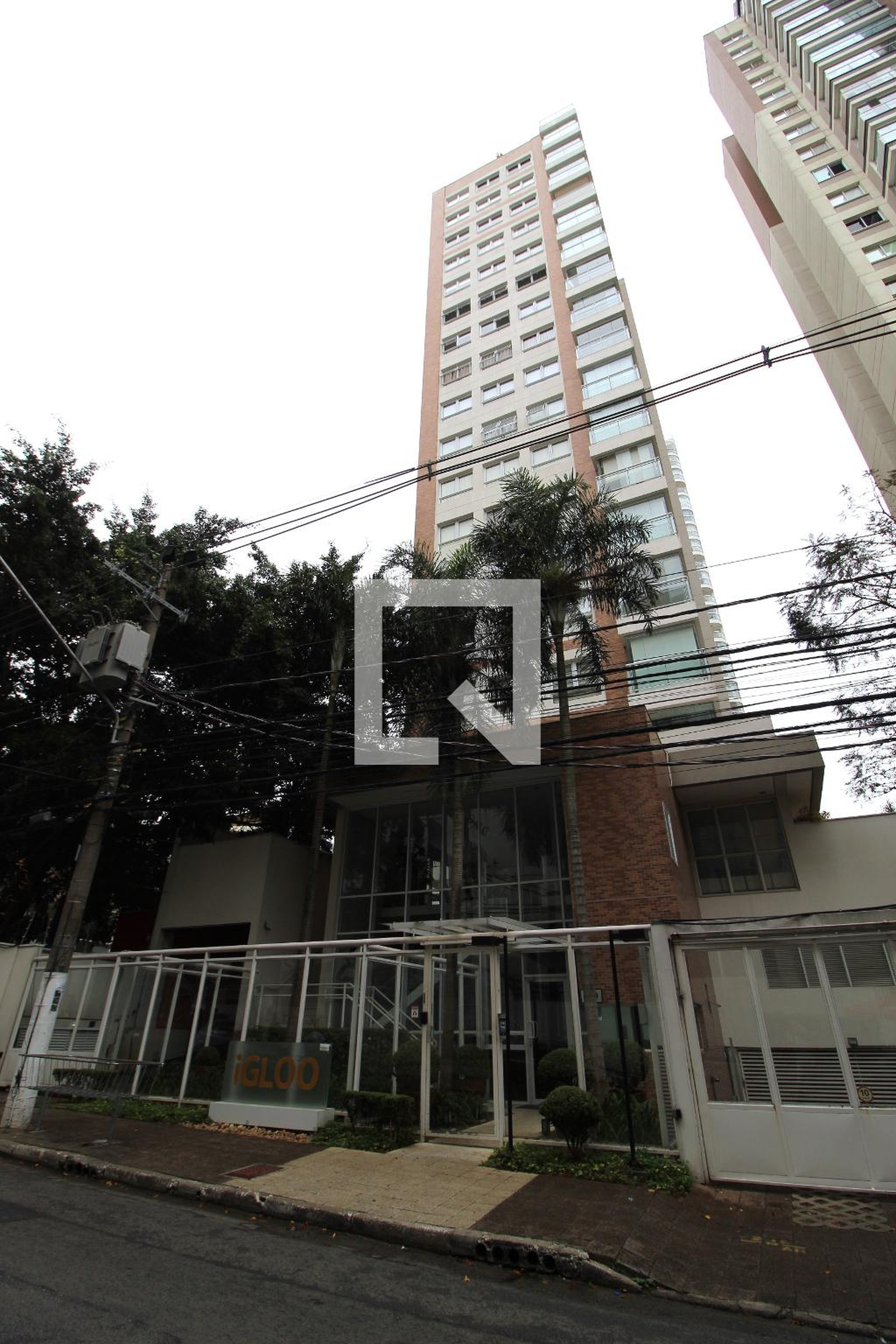 Fachada do Prédio Condomínio em Rua Quatá, 399