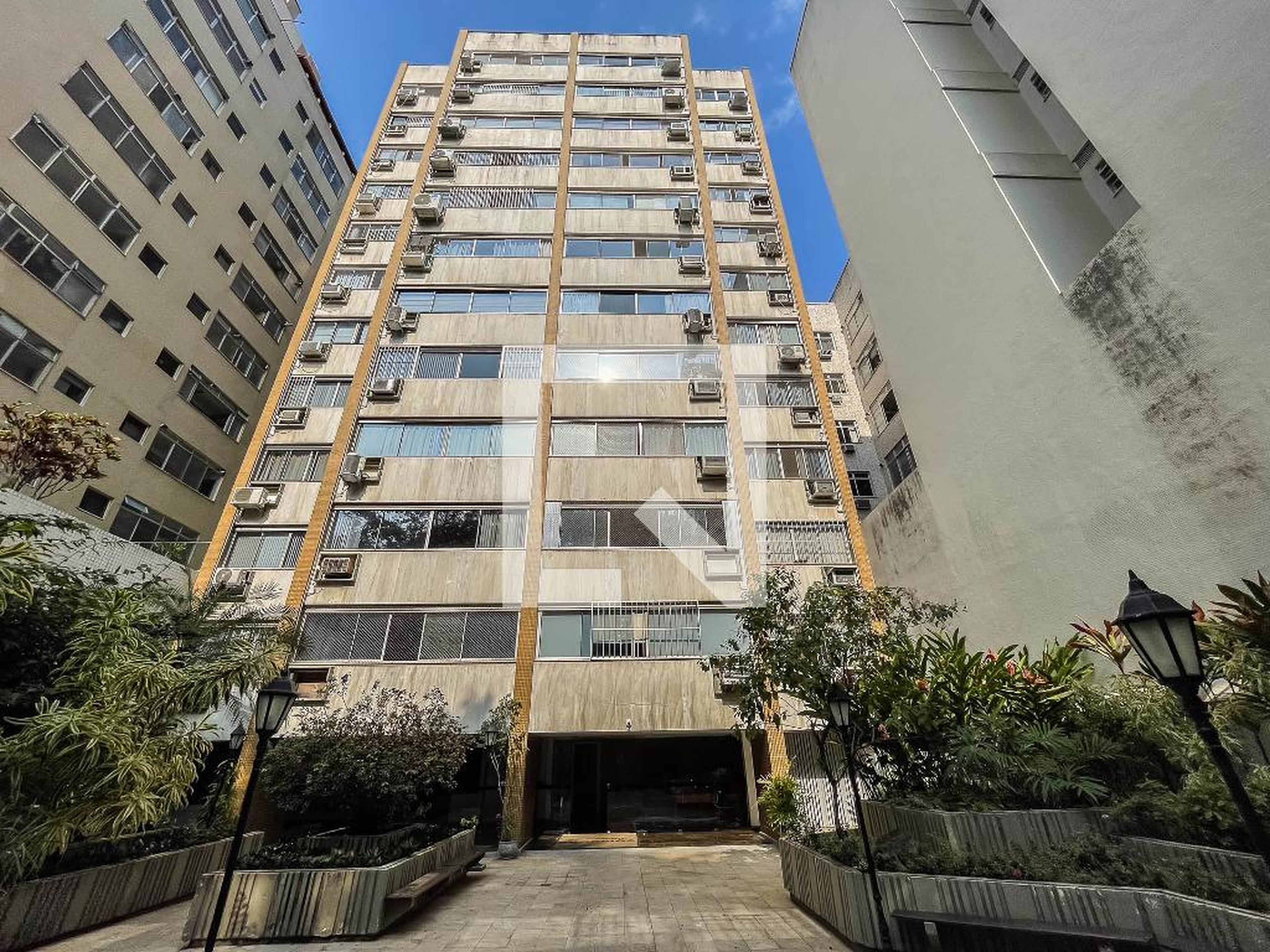 Fachada Condomínio Dezoito de Outubro