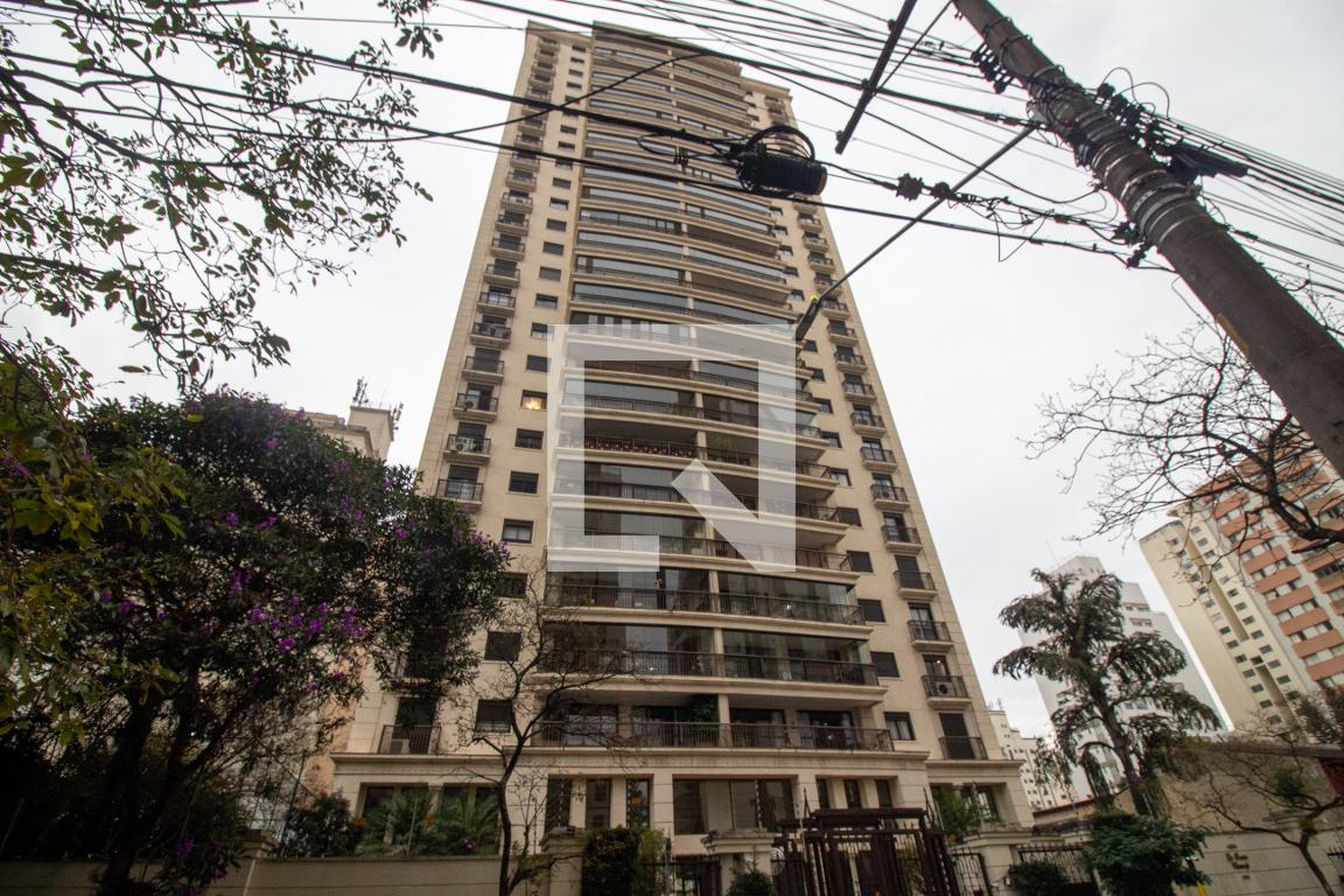 Fachada do Prédio Condomínio Le Beau Champ