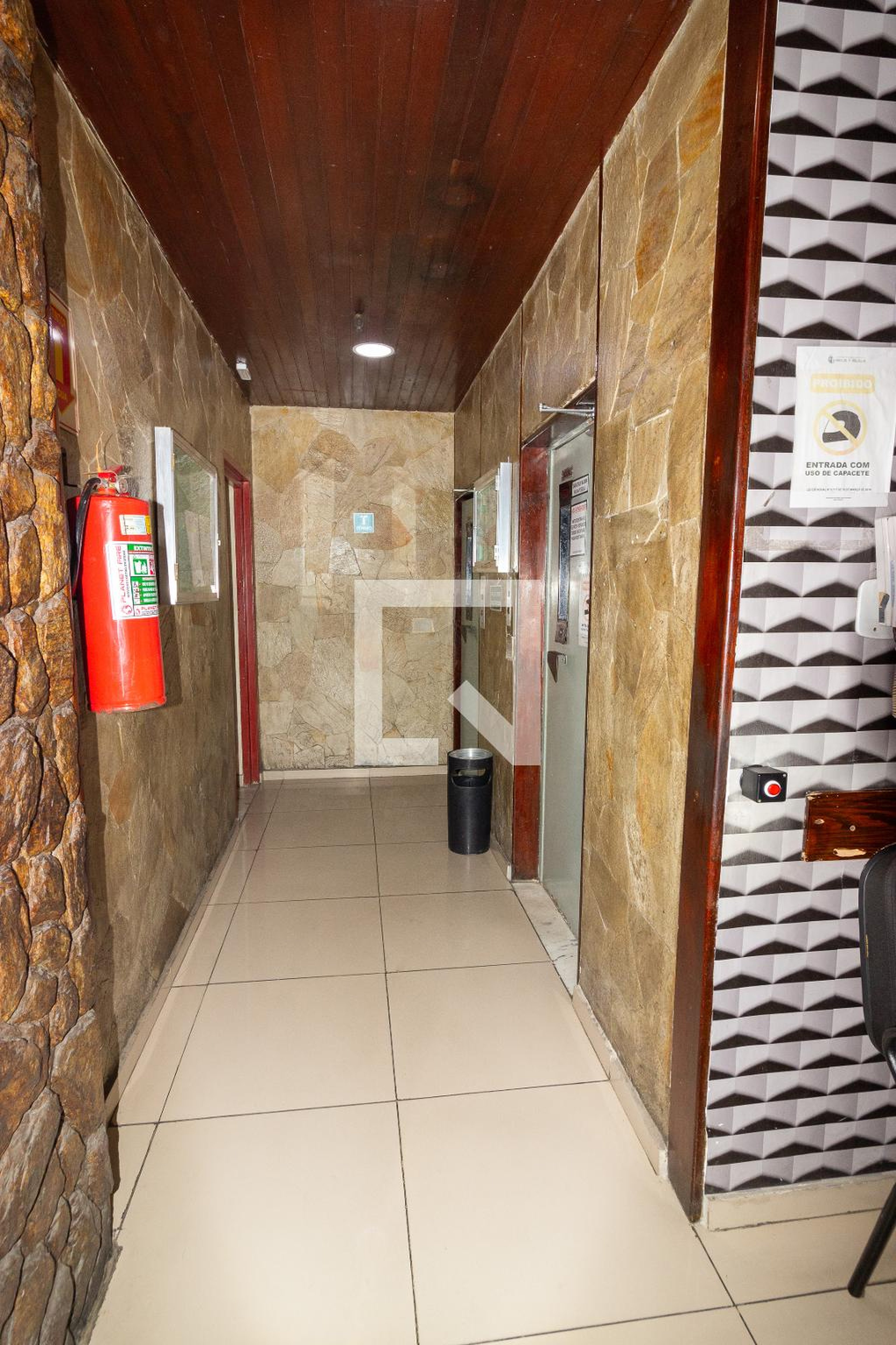 Elevador - Edifício S Argus e Aquilla