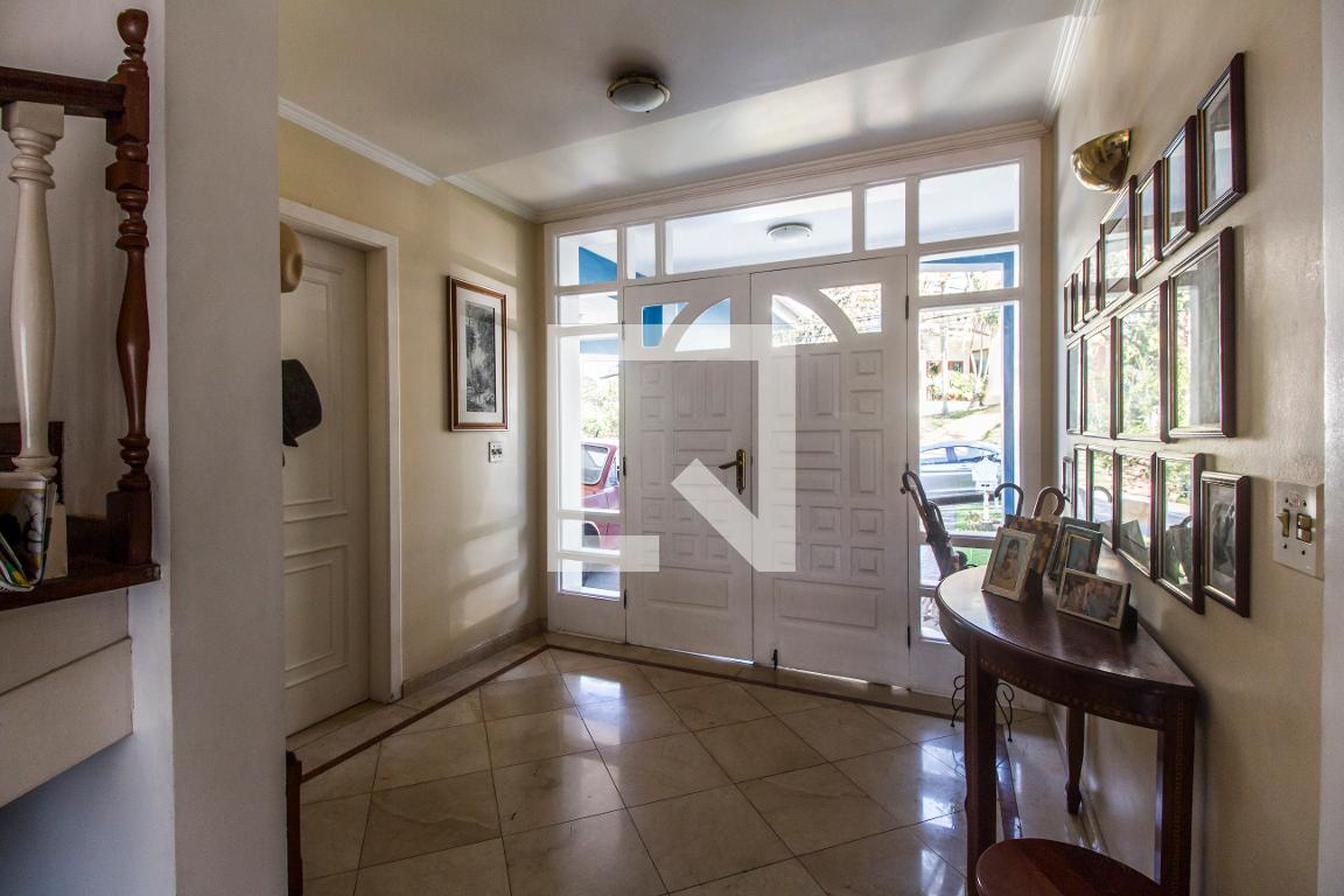 Entrada Condomínio em Alameda Imarés, 36