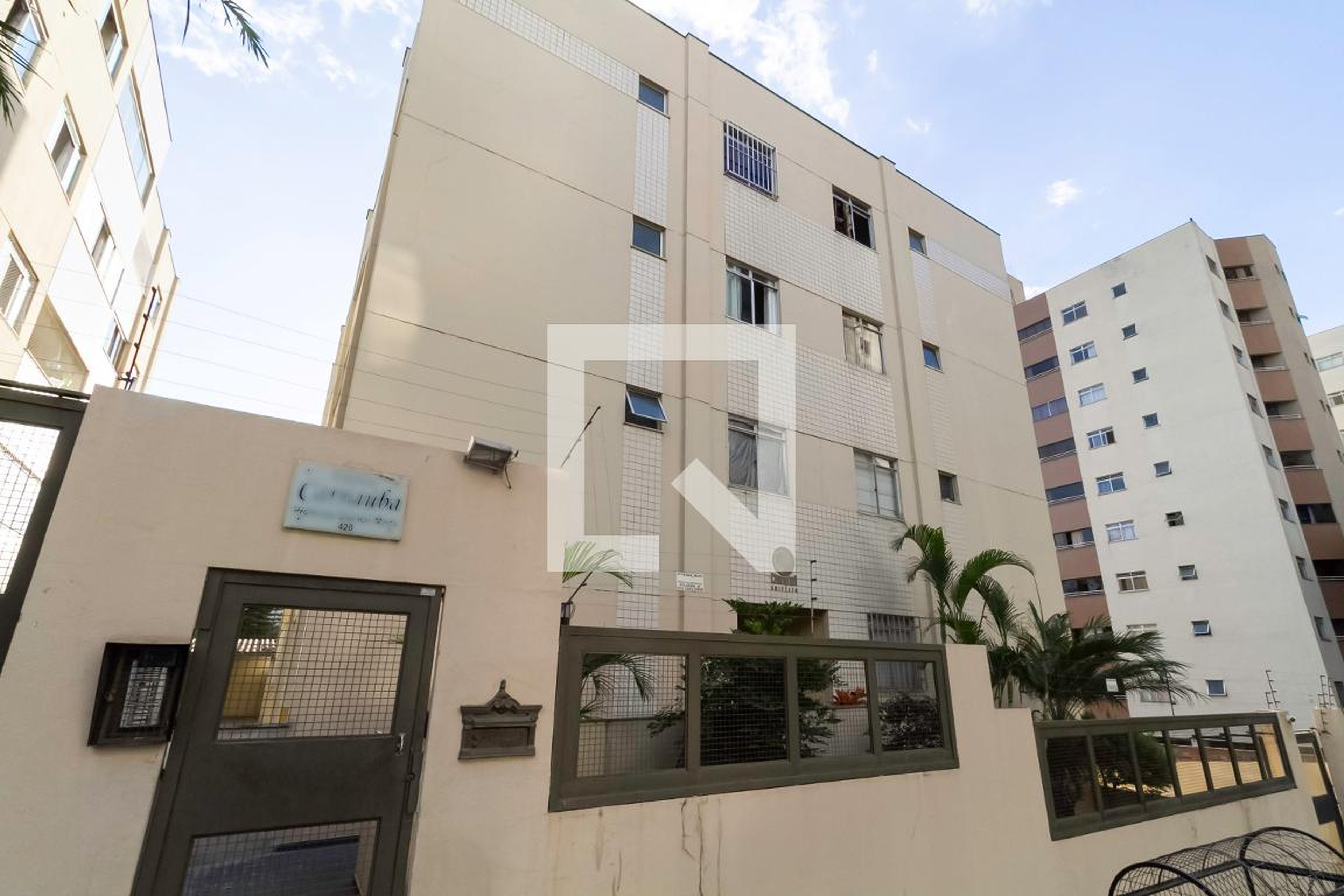 Fachada Condomínio em R. Prof. Domício Murta, 420