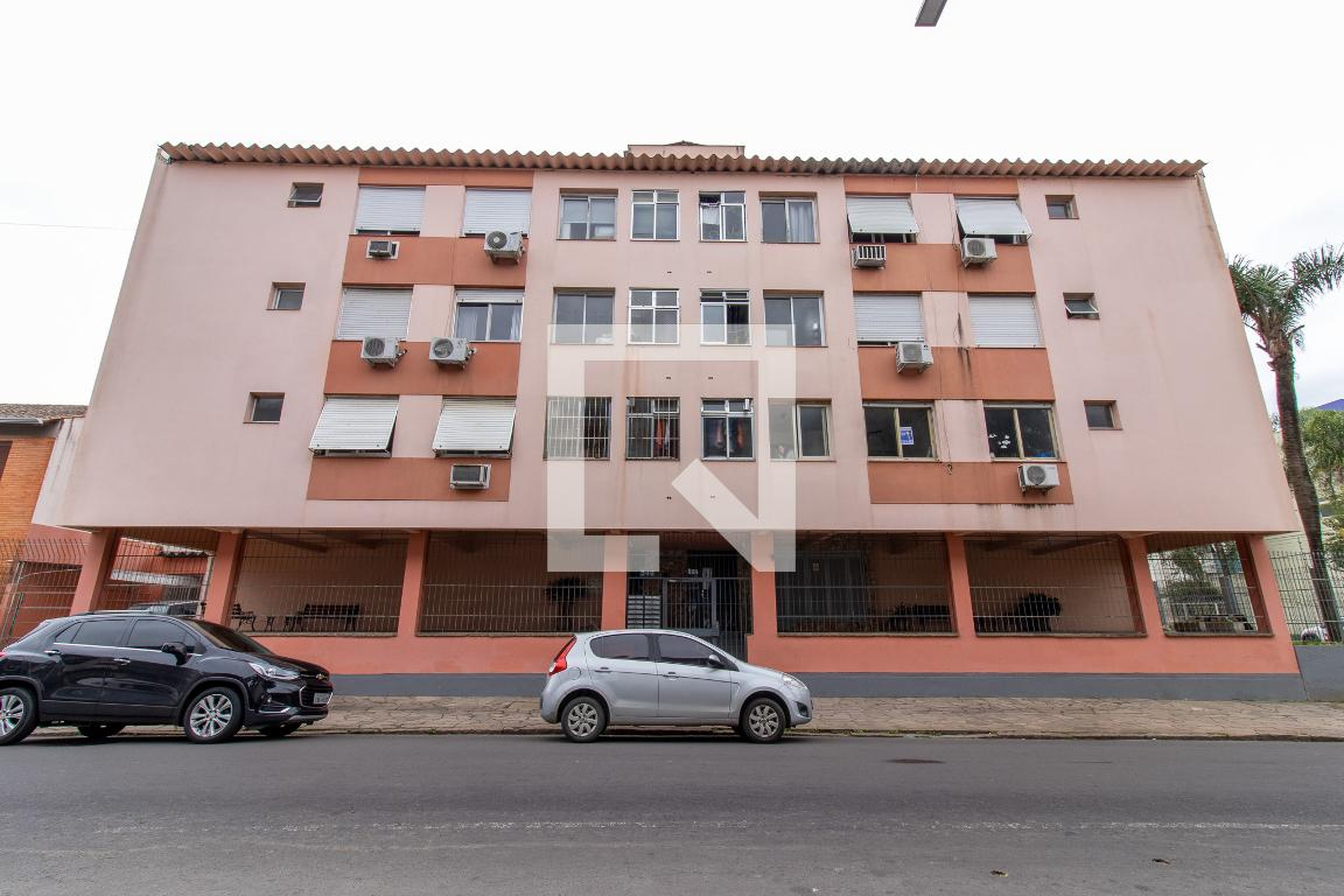 Fachada Condomínio em Rua São Benedito, 940