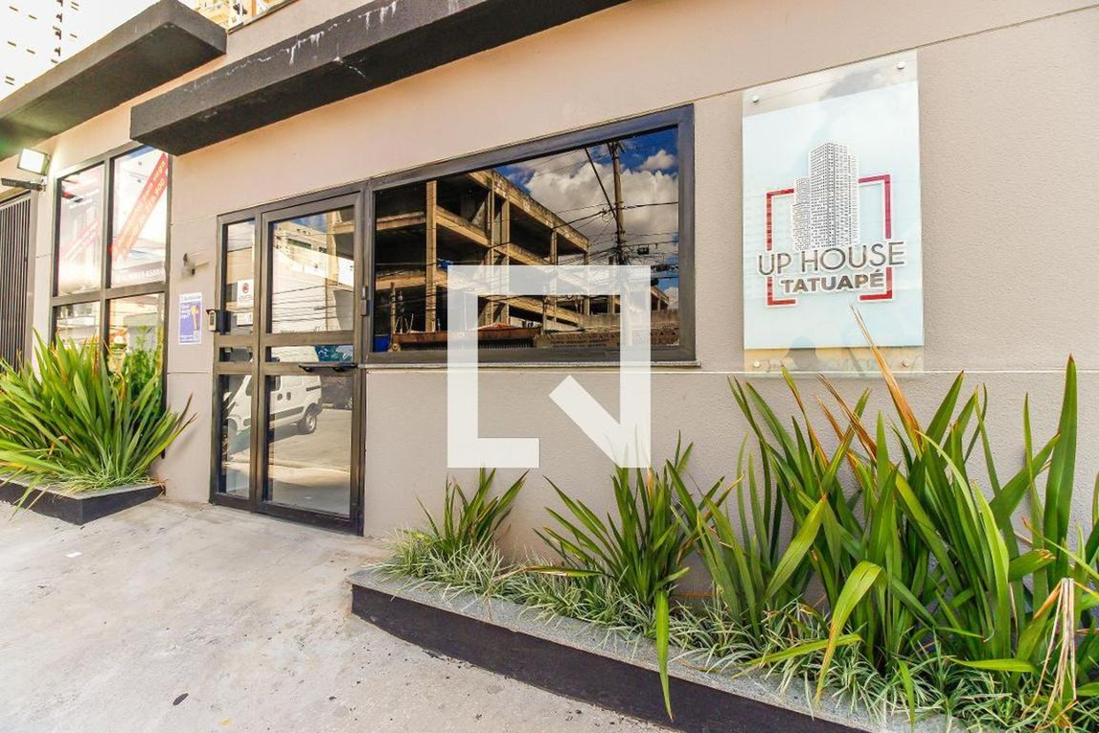 Fachada Condomínio em Rua Pedro Bellegarde, 137