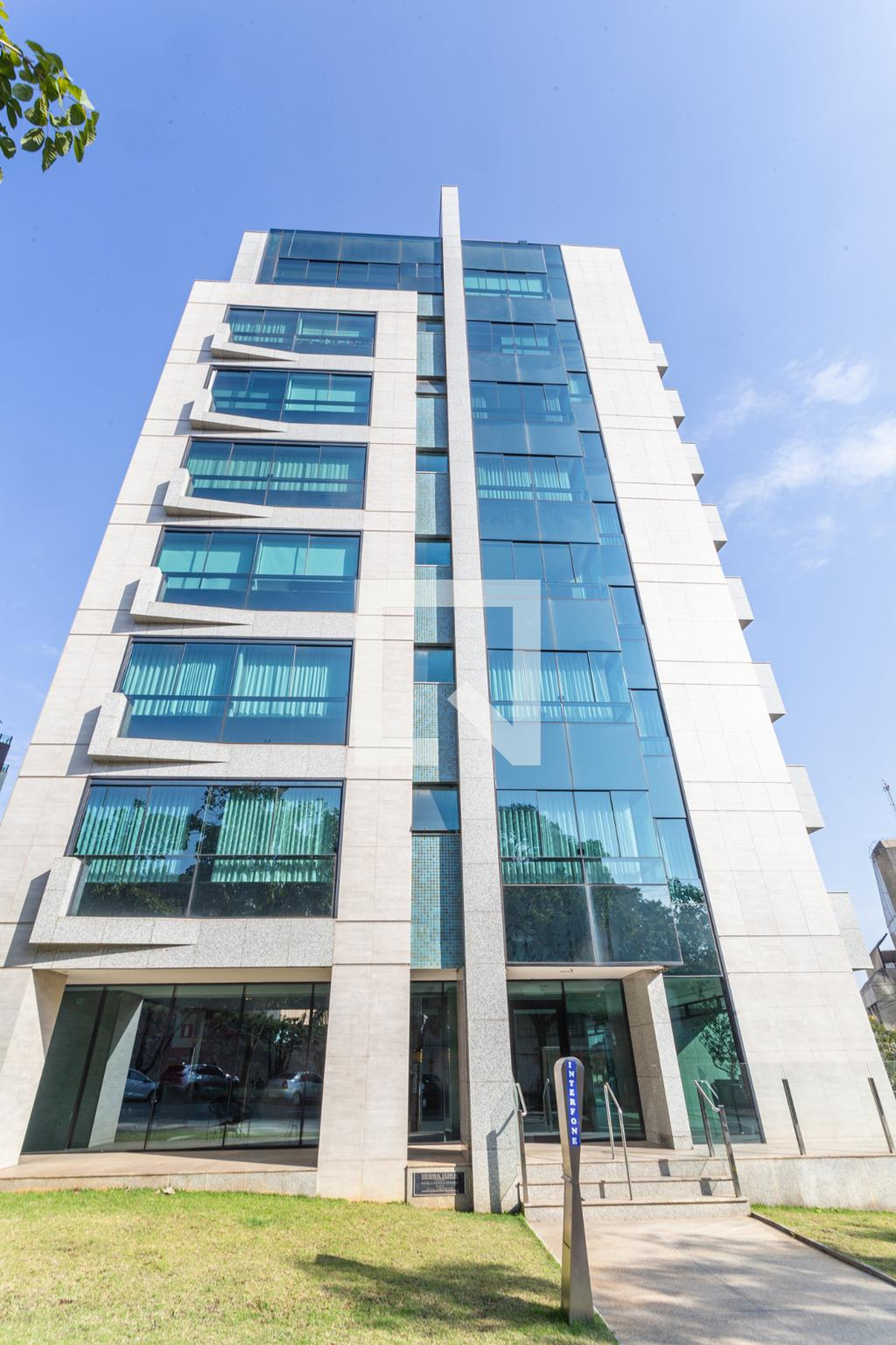 Fachada Condomínio em Avenida dos Bandeirantes, 2285