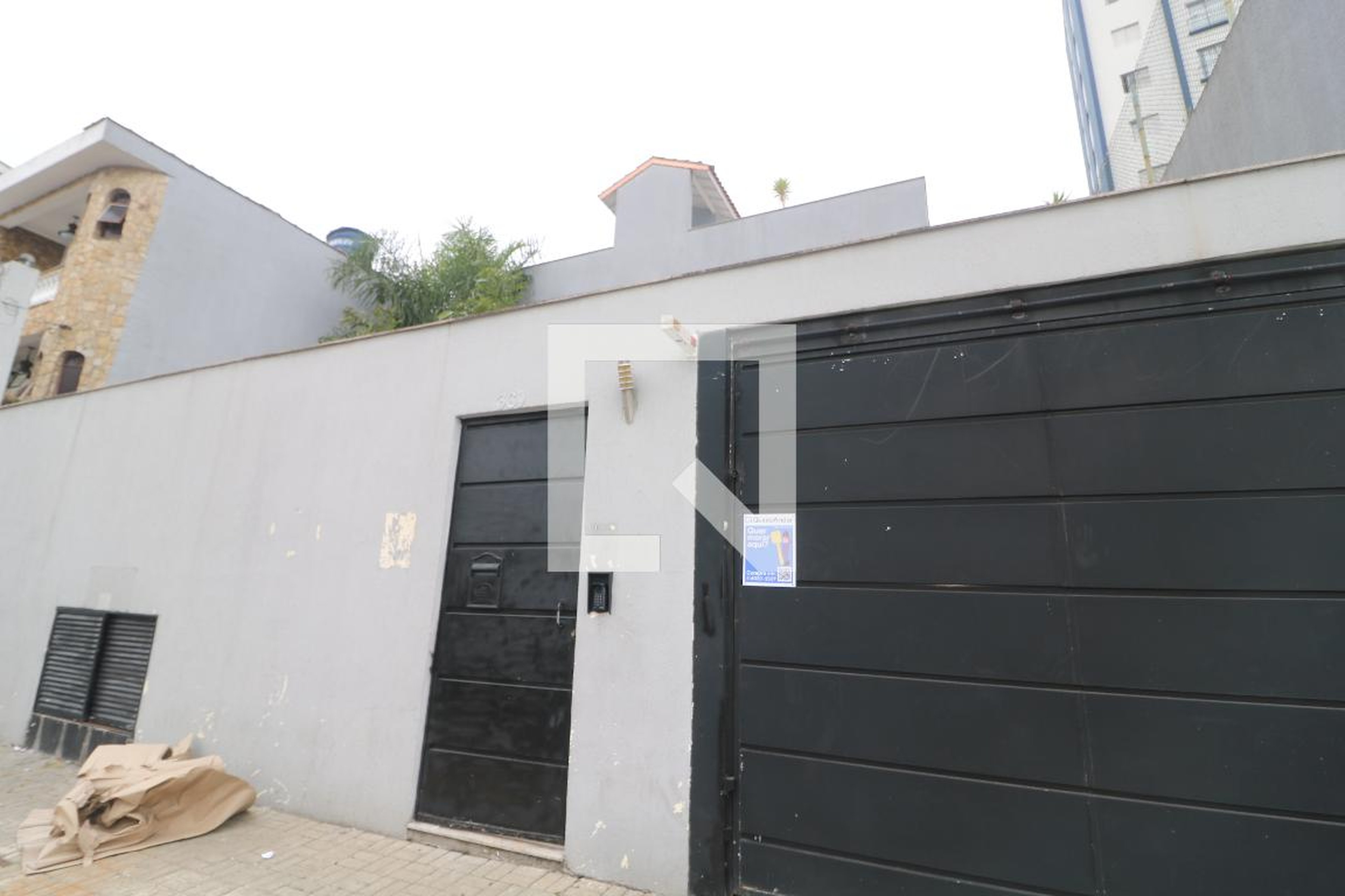 Fachada Condomínio em Rua Cabinari, 361