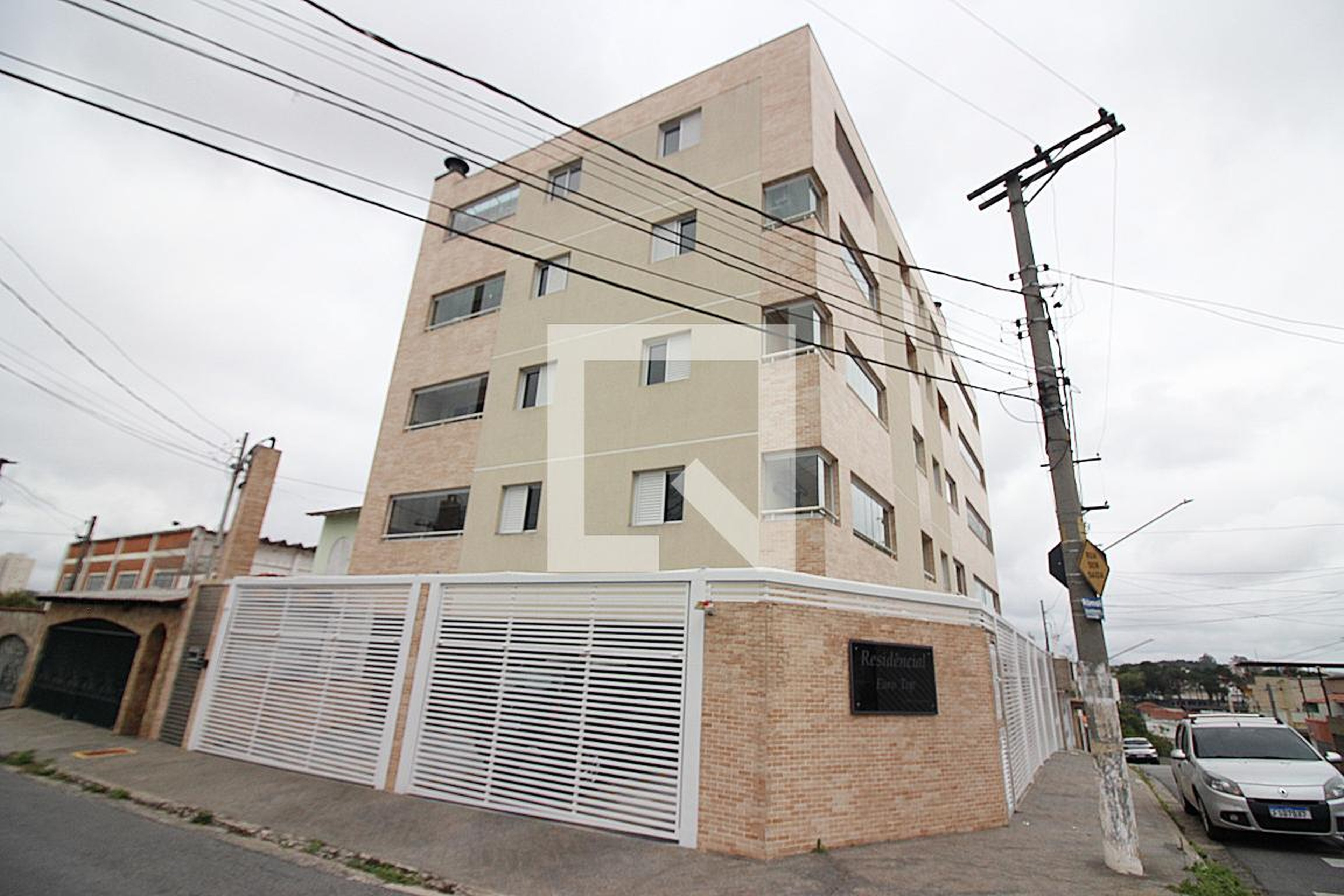 Fachada Condomínio em Rua Amadéo Luís Bonini, 122