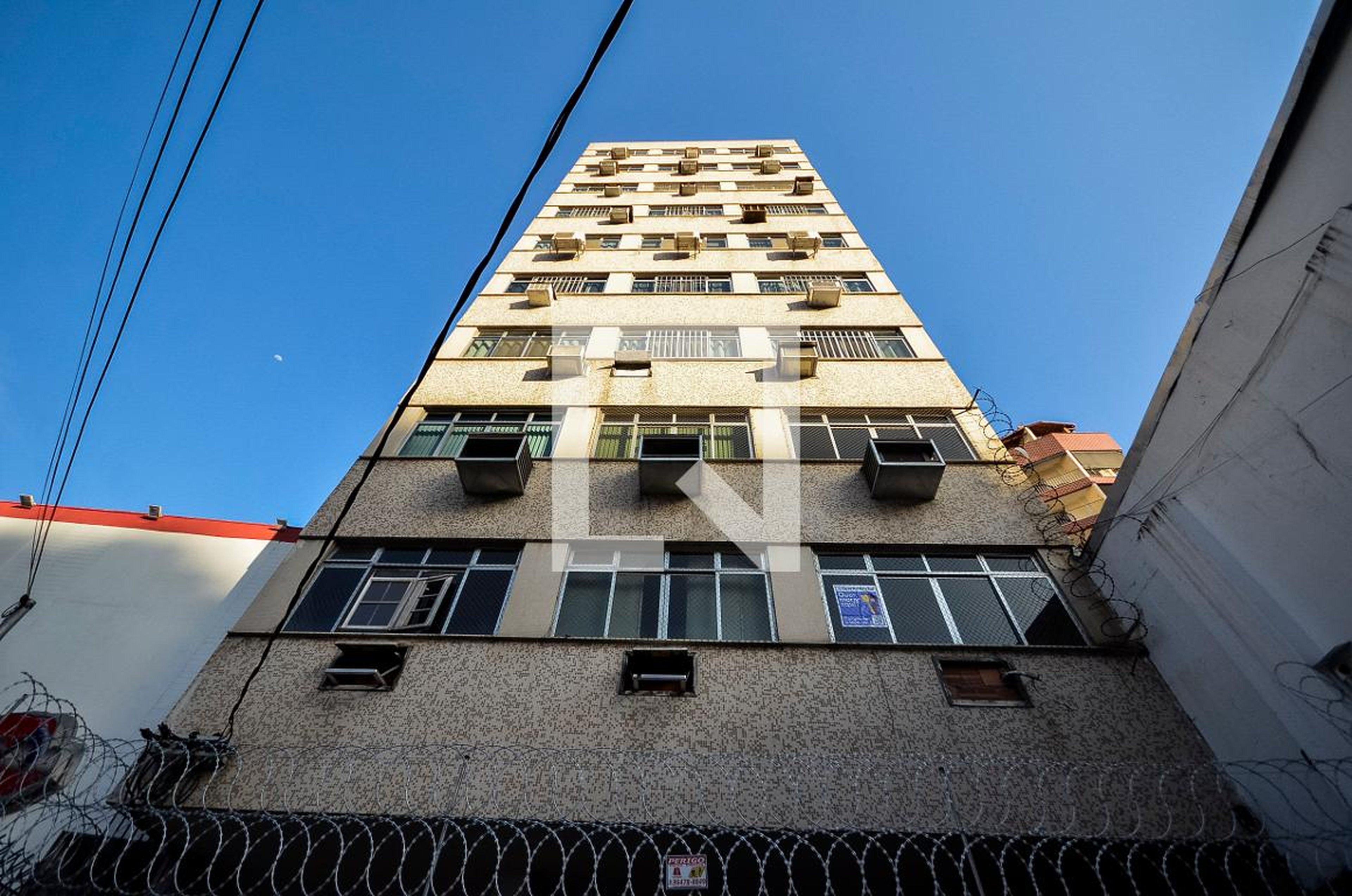 Fachada Condomínio em Rua Haddock Lobo, 401