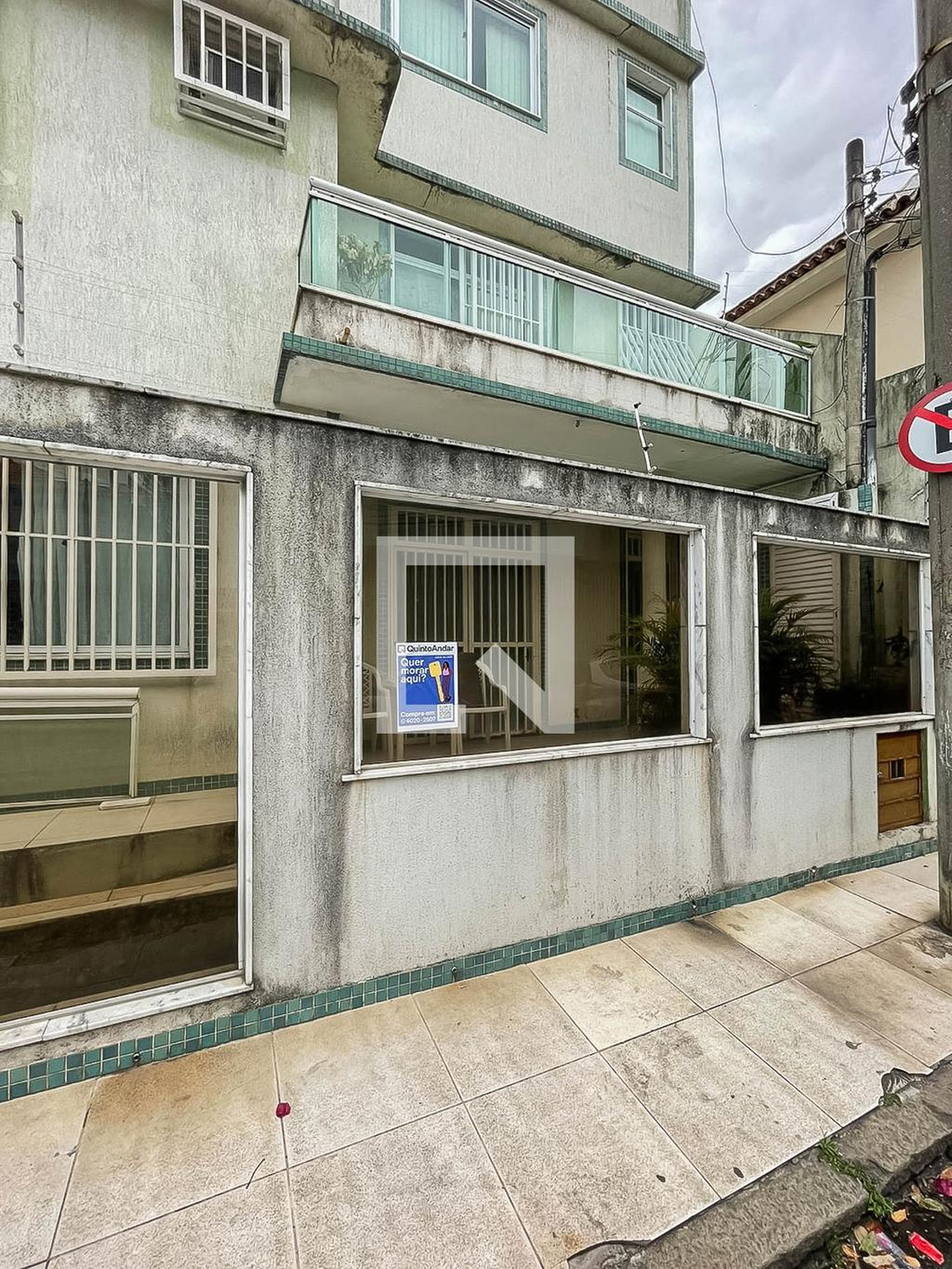 Fachada Condomínio em Rua Almirante Gavião, 71